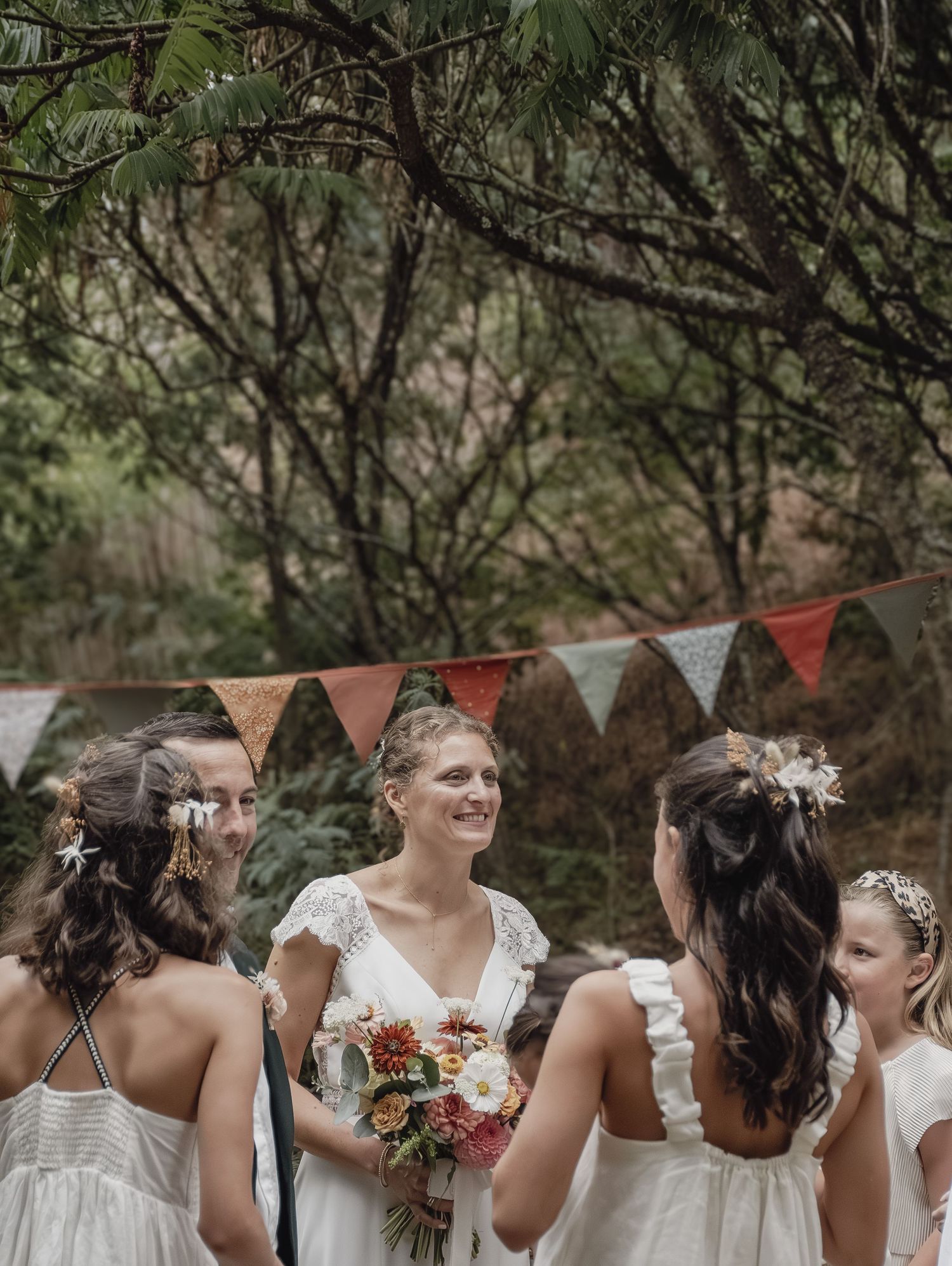 Photographe mariage Le Mans - Photo de groupe au domaine du moulin Neuf