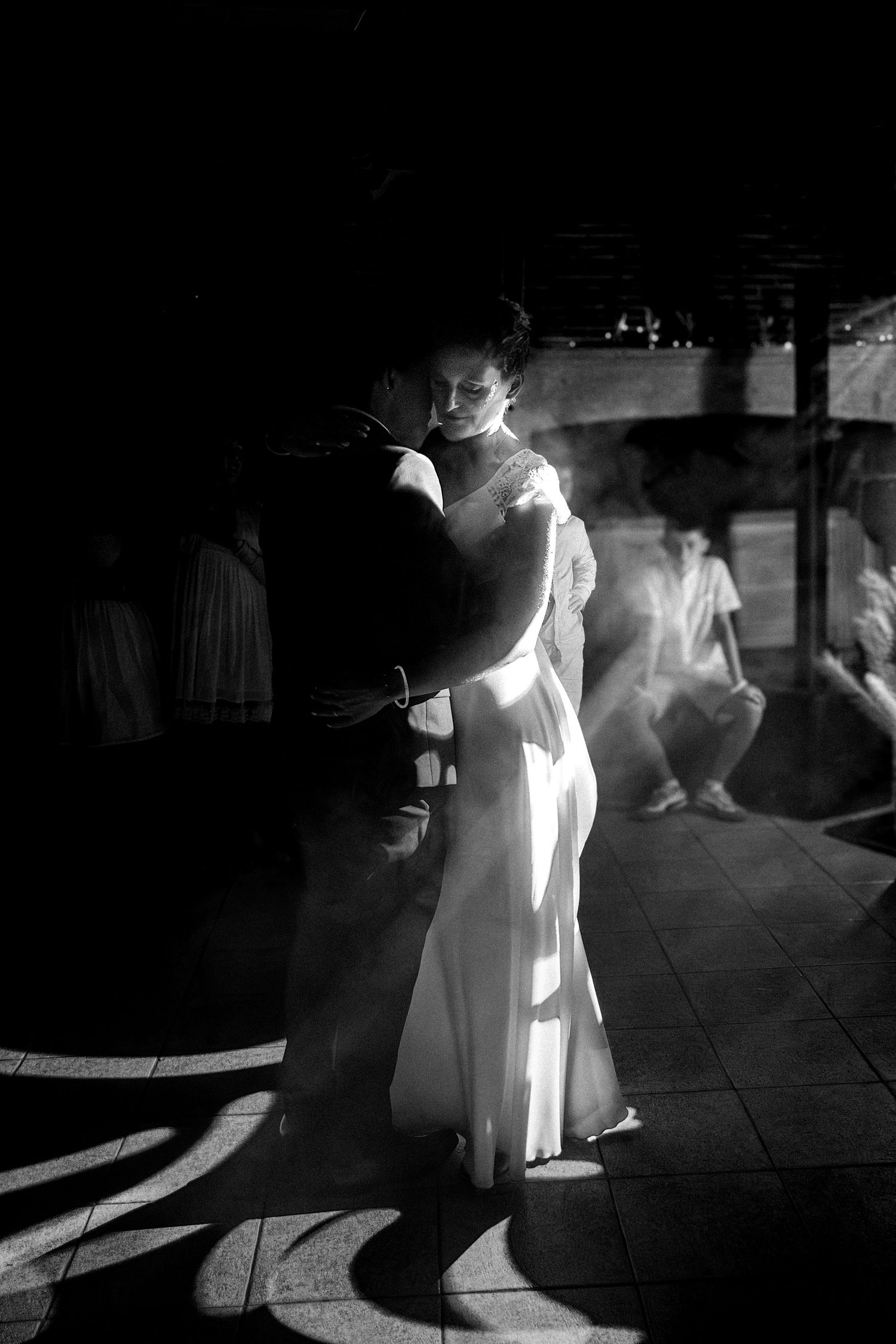 Photographe mariage Le Mans - Première danse au domaine du Moulin Neuf