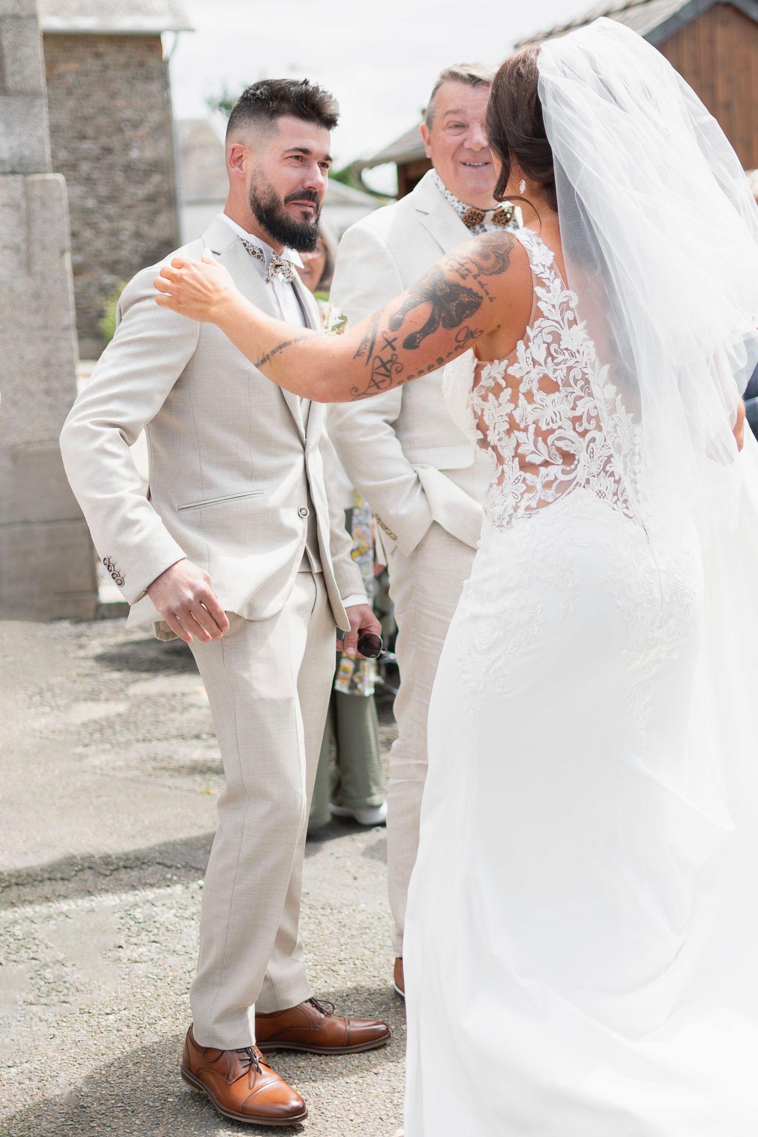 Photographe mariage Le Mans - First Look Eglise de Madré
