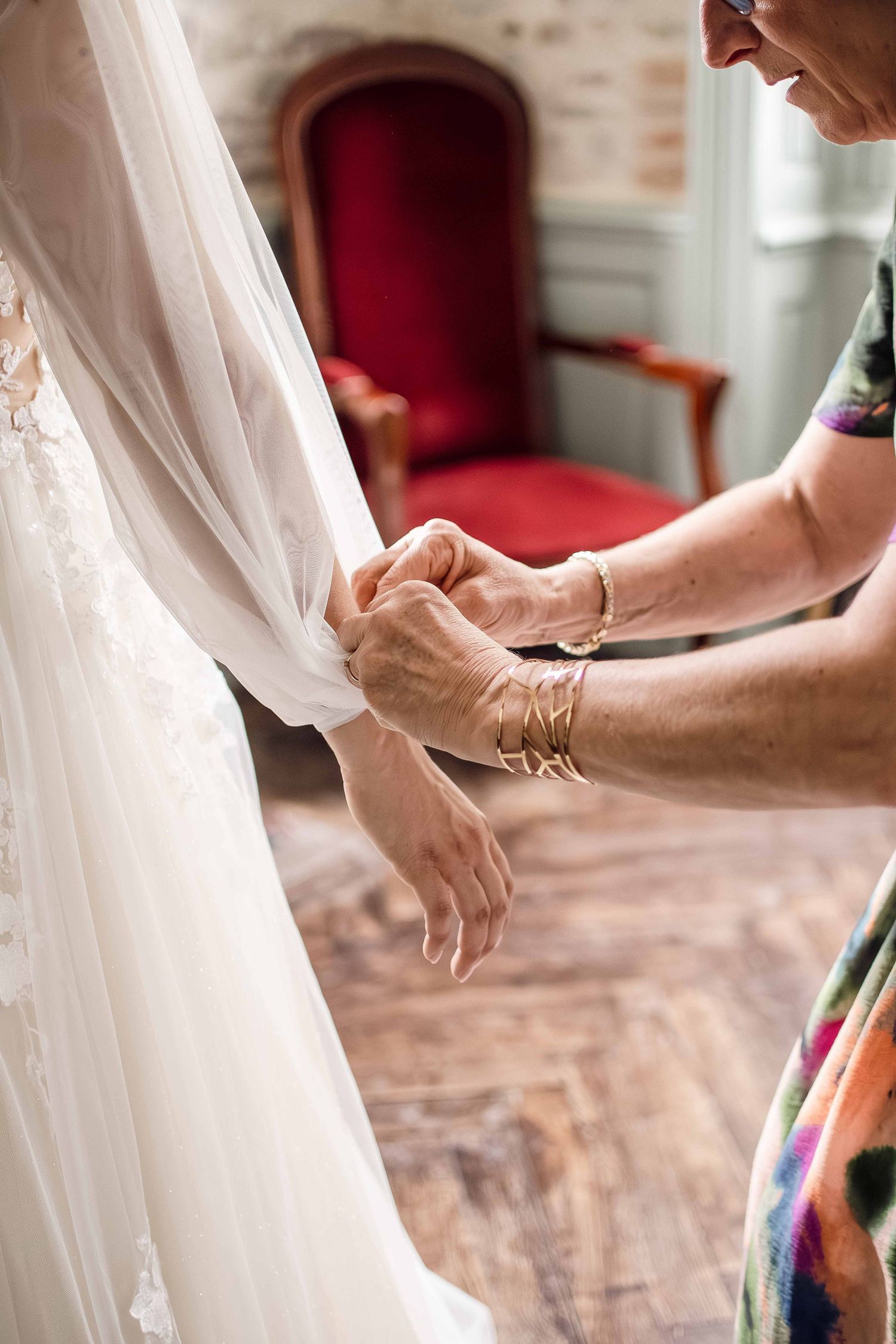 Photographe mariage Le Mans - Préparatifs de la mariée au Château de Vair