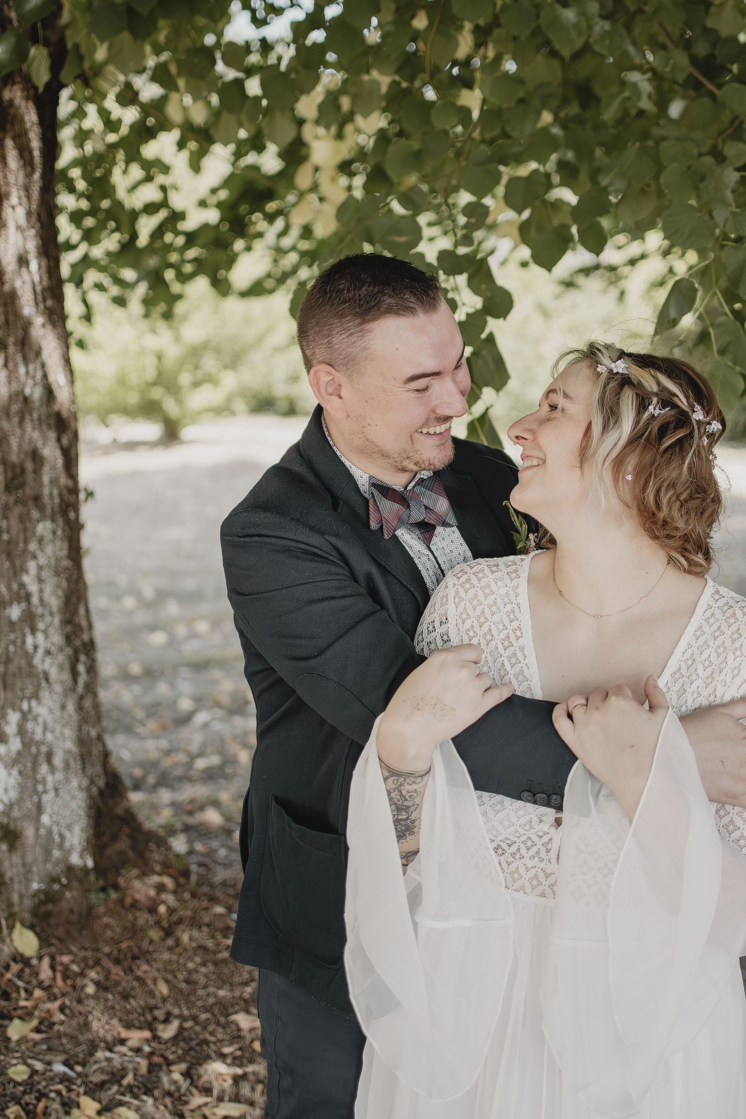 Photographe mariage Le Mans - Séance couple au Château de Marigné à Bazouges.