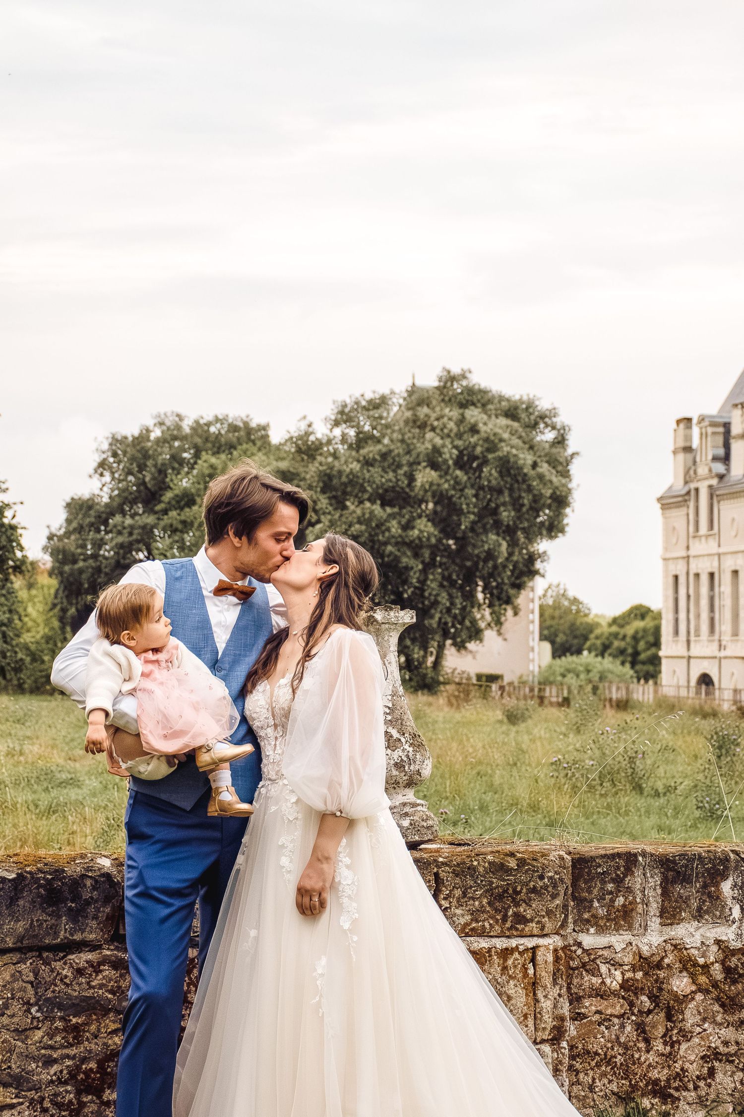 Photographe mariage Le Mans - Photos de couple au Château de Vair