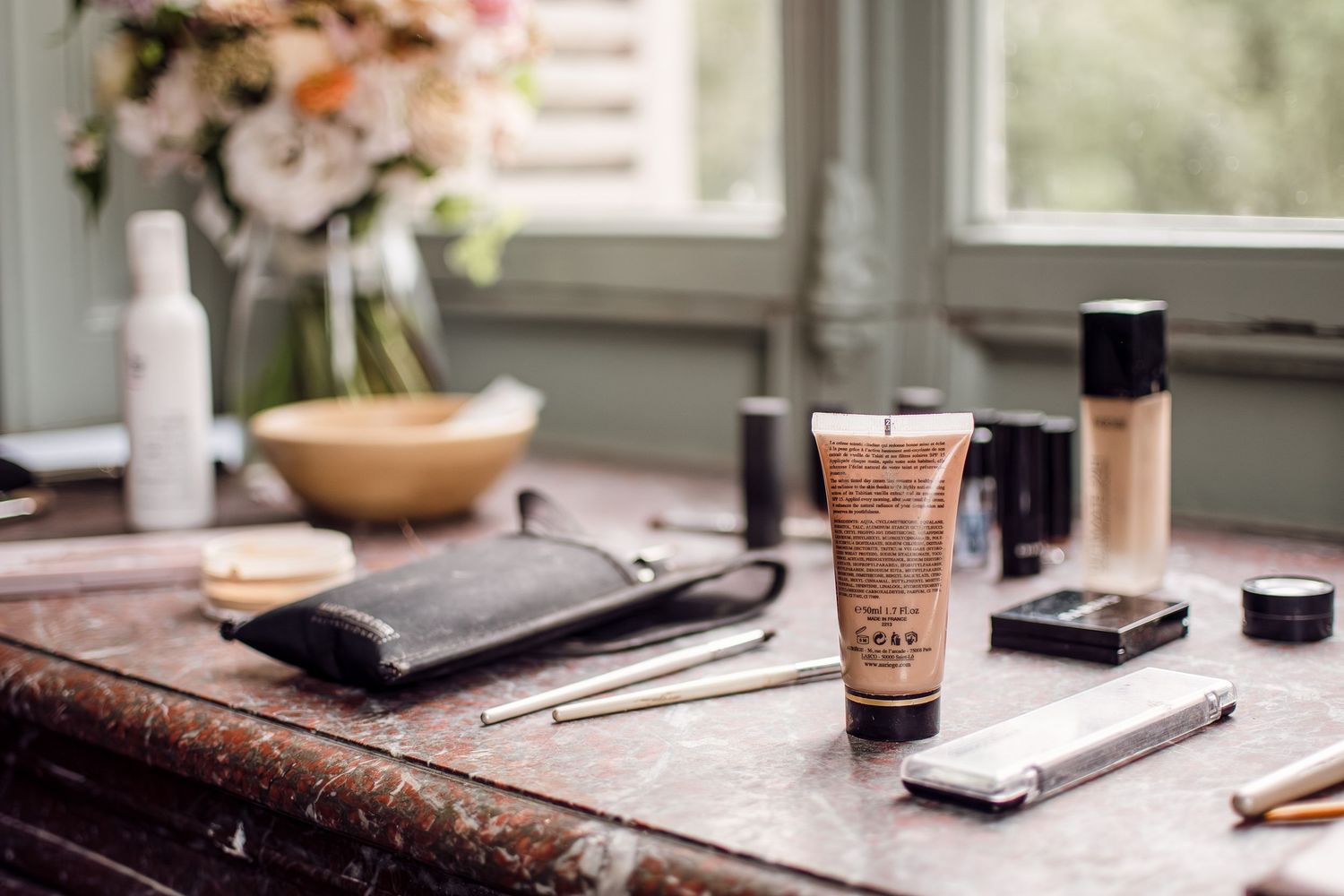 Photographe mariage Le Mans - Maquillage au château de Vair