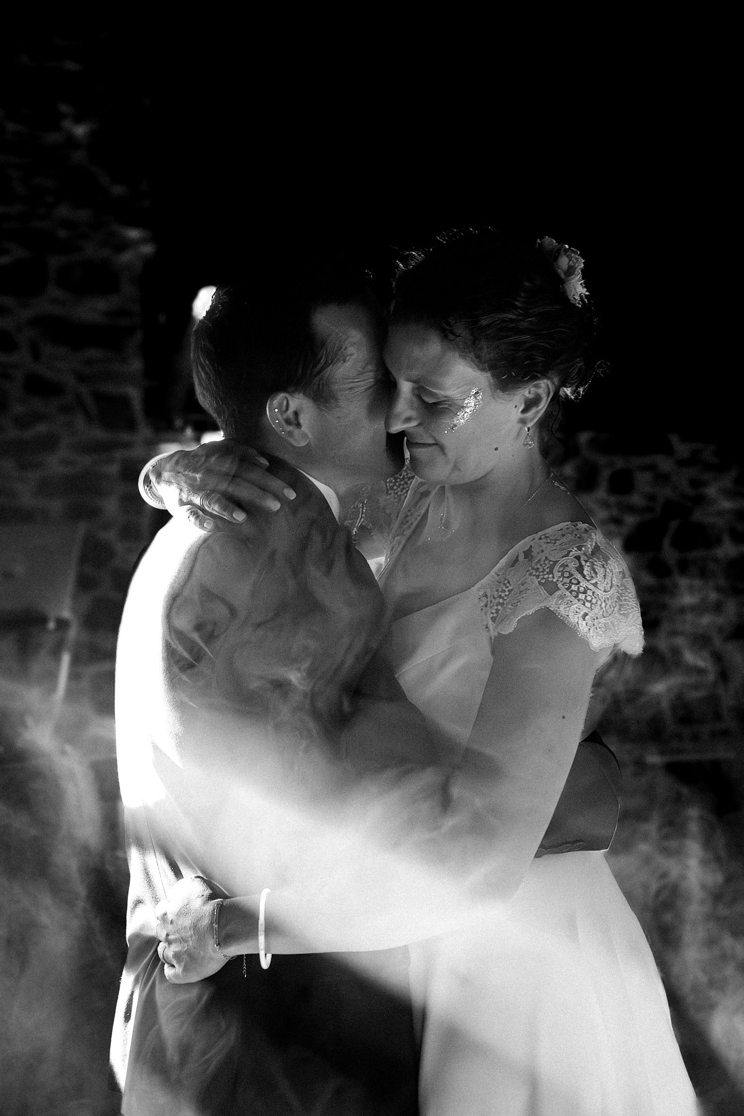 Photographe mariage Le Mans - Première danse des mariés au Domaine du Moulin Neuf