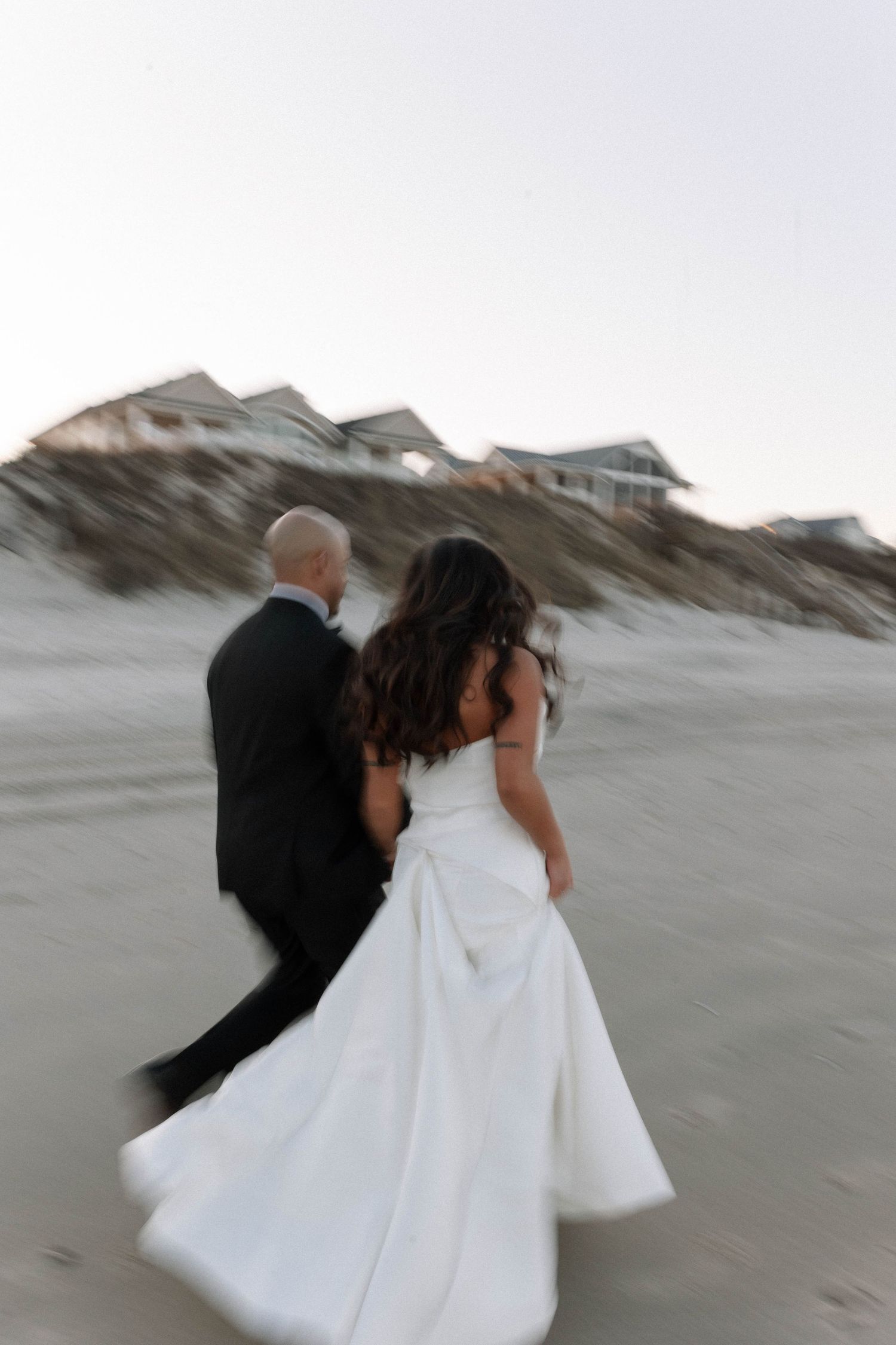 Virginia Beach wedding photographer photographs intimate wedding in the outer banks, nc