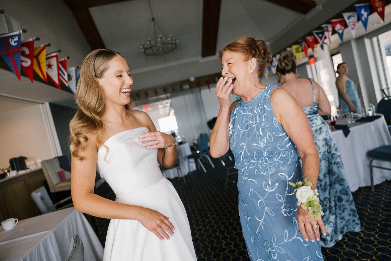 candid photography with Virginia Beach wedding photographer