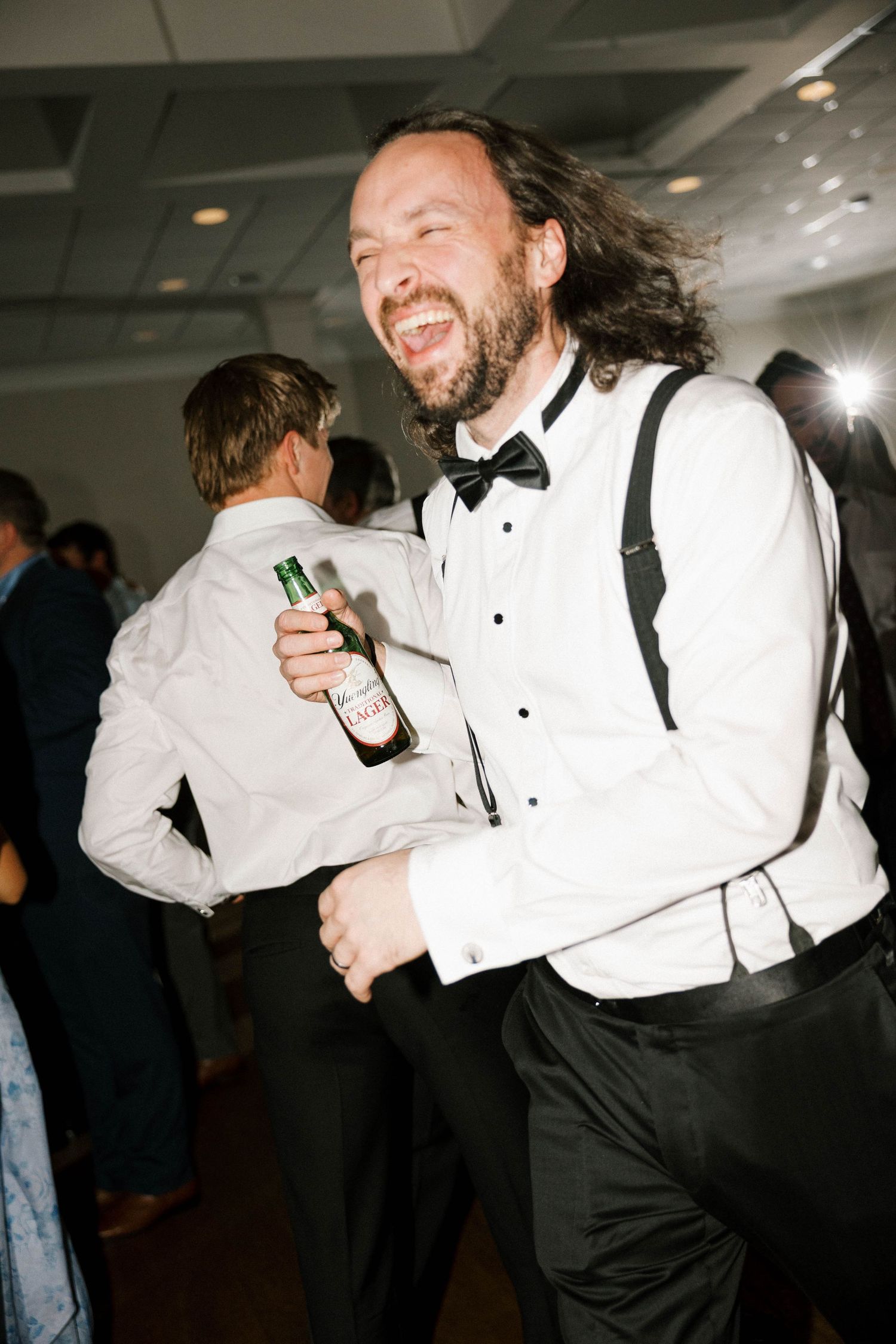 Virginia Beach wedding photographer captures candids on dance floor