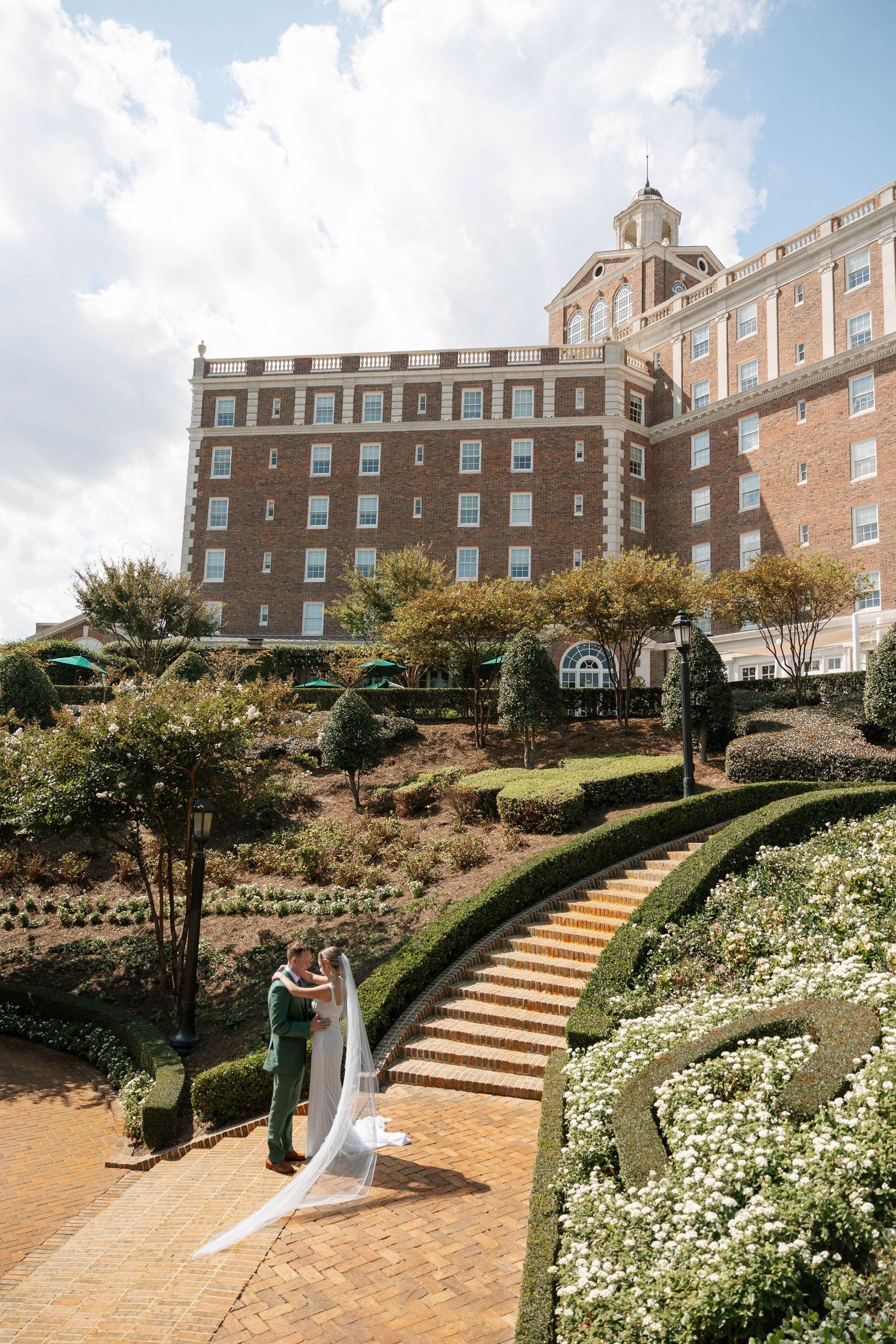 Virginia Beach wedding photographer. Historic Cavalier Wedding