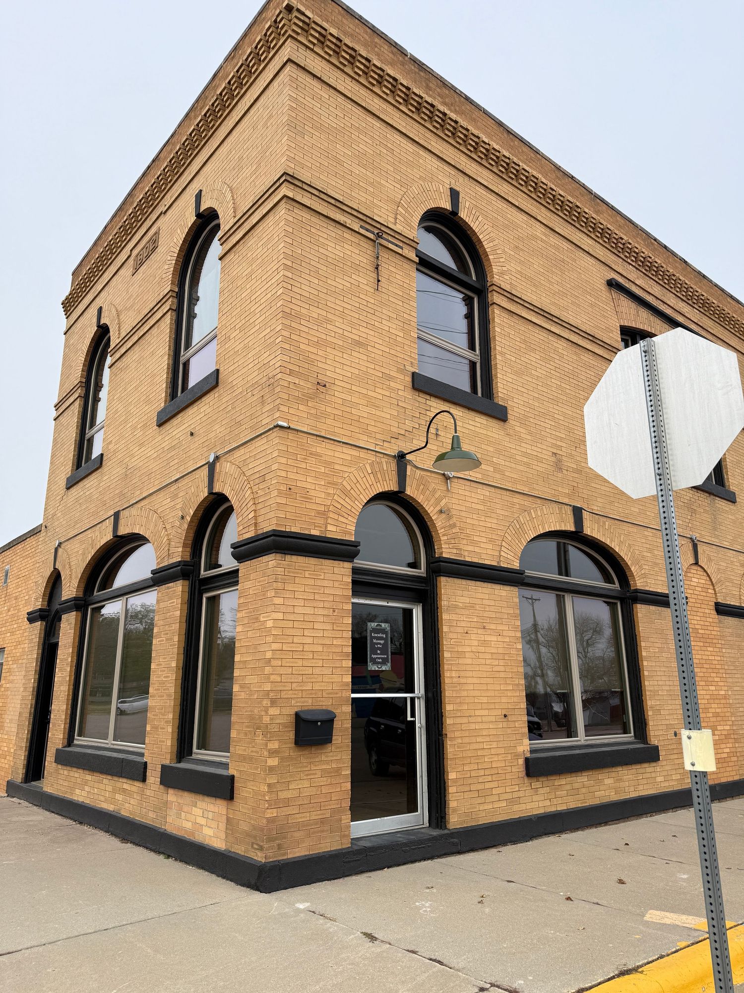 photo of the  outside of the clark, sd studio on north commercial street