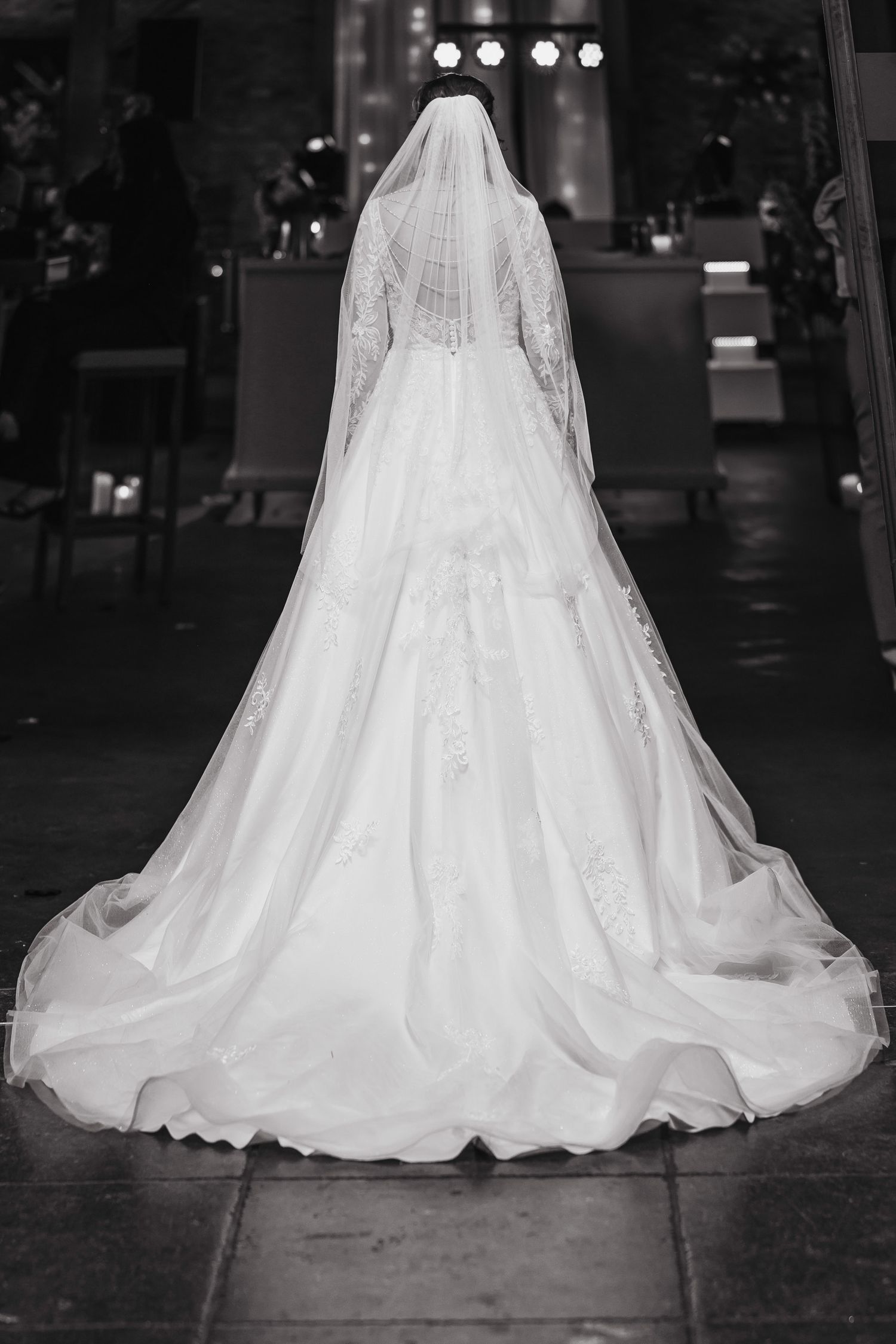 Ivory Destination by Michelle | Stylish and timeless wedding photography in Italy.