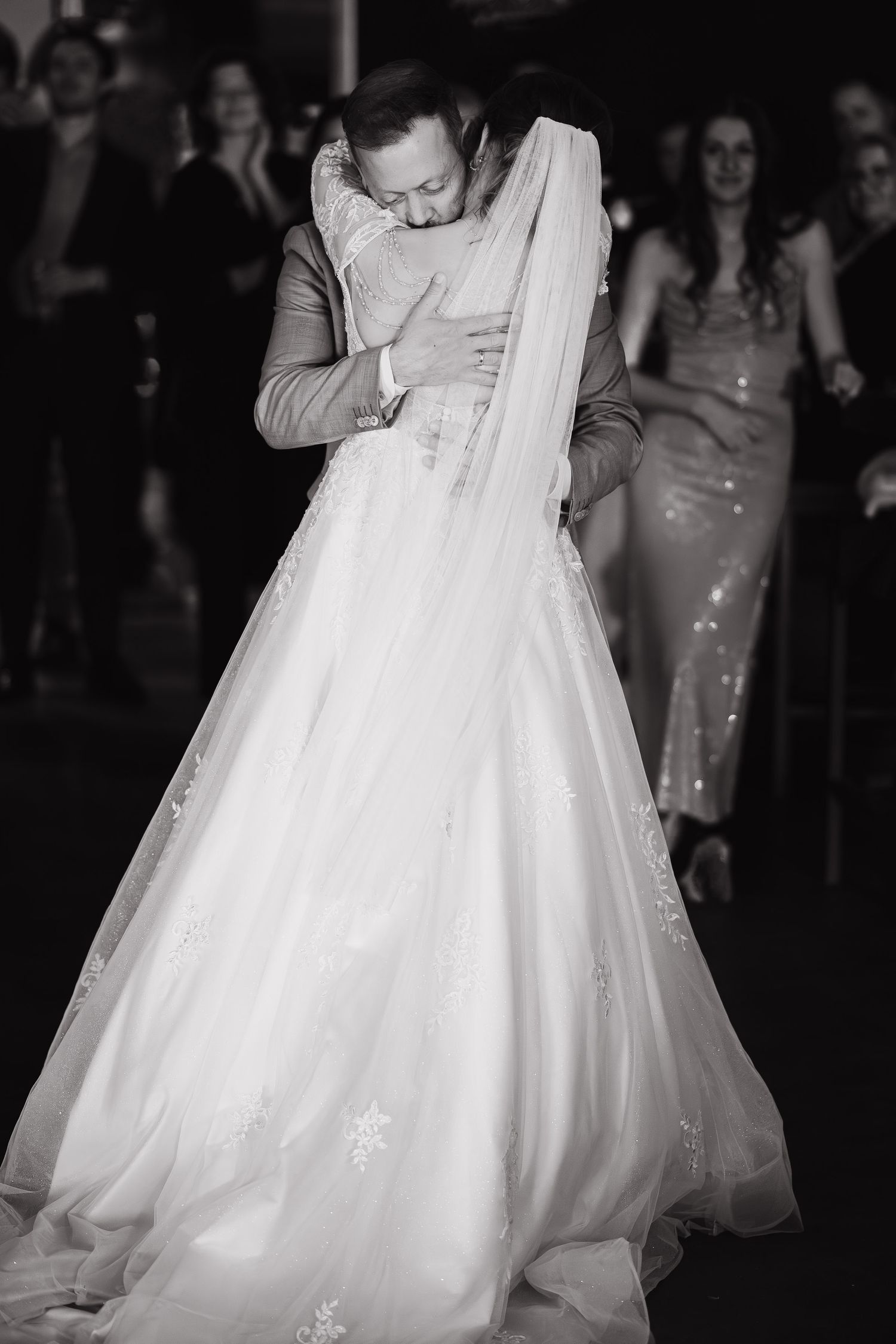 Authentic and timeless wedding moments captured in Piemonte, Northern Italy.