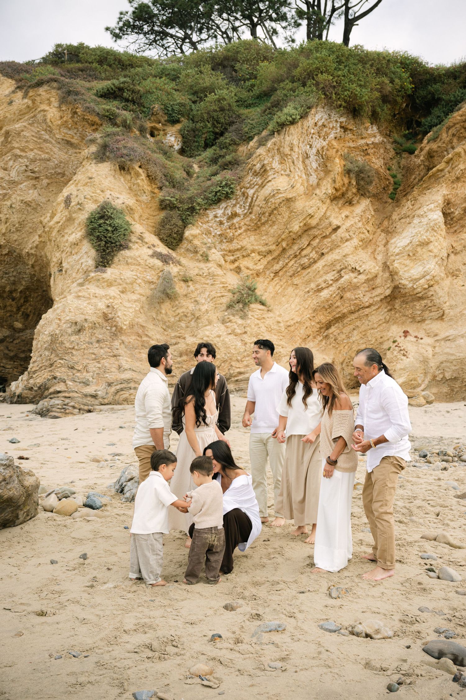 Newport Beach Extended Family Photographer 
Extended Family Photos at Little Corona Del Mar Beach