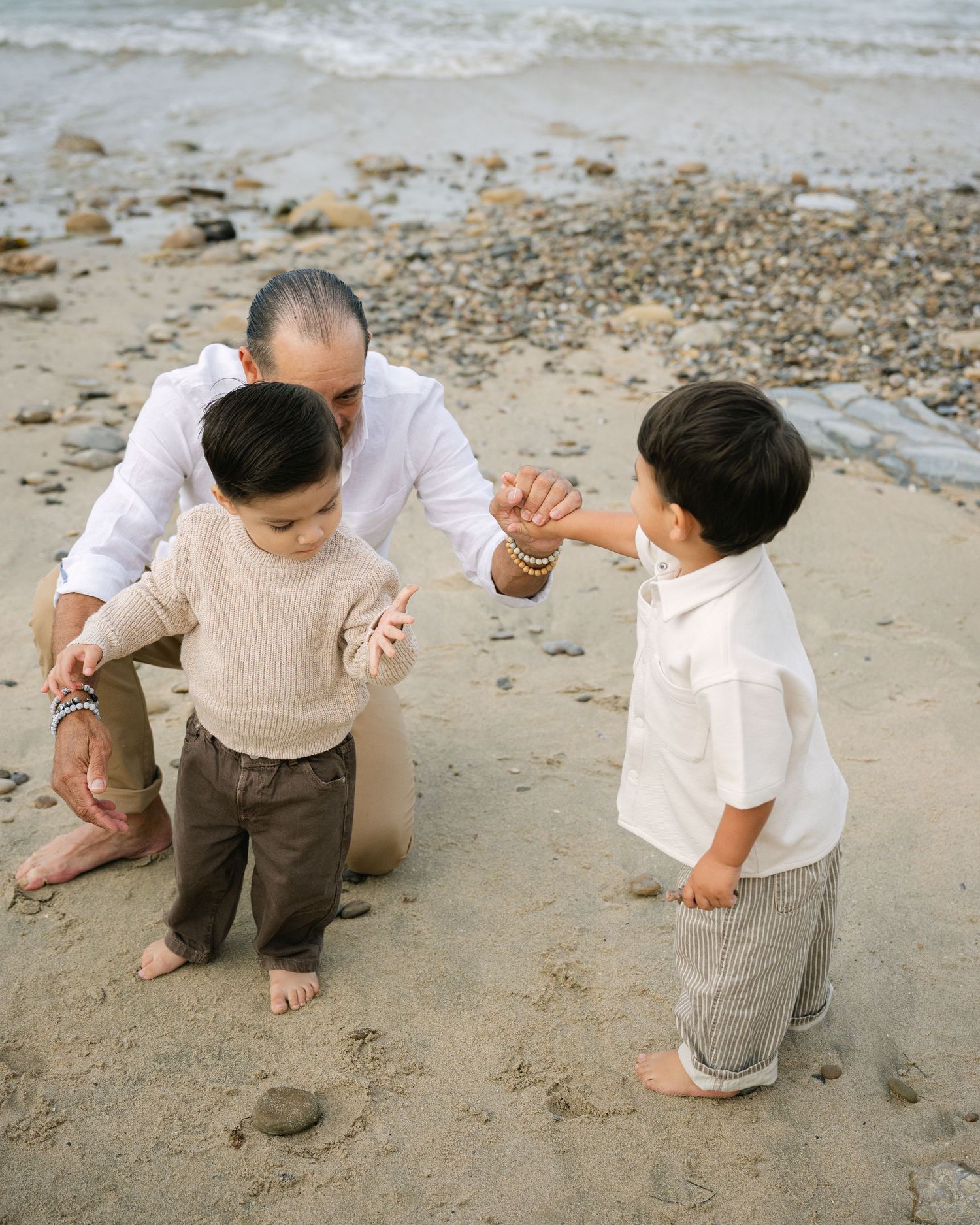 Newport Beach Extended Family Photographer 
Extended Family Photos at Little Corona Del Mar Beach