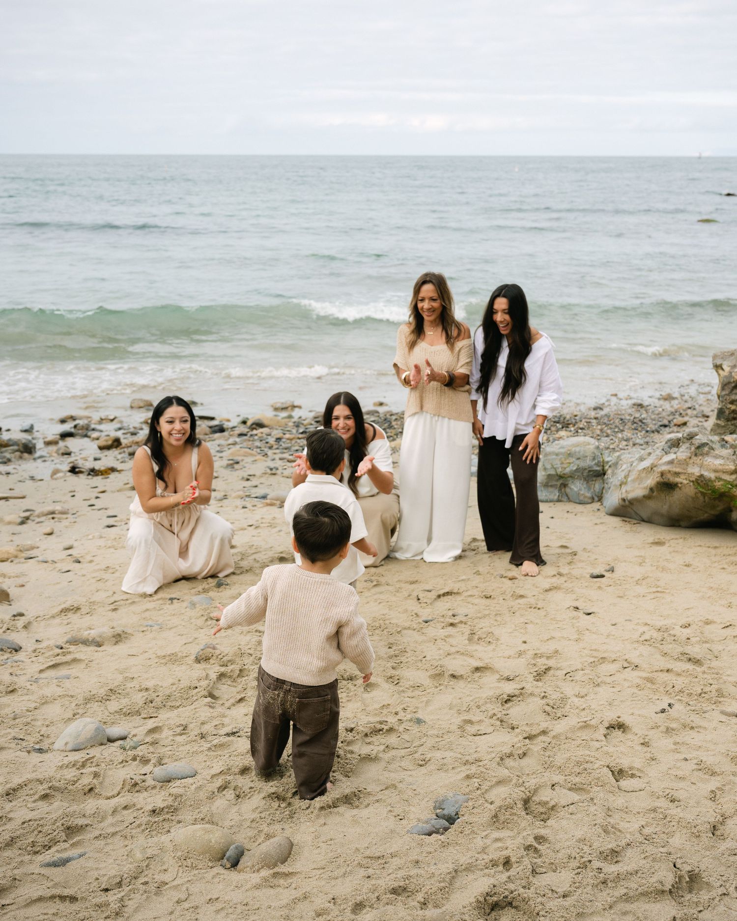 Newport Beach Extended Family Photographer 
Extended Family Photos at Little Corona Del Mar Beach