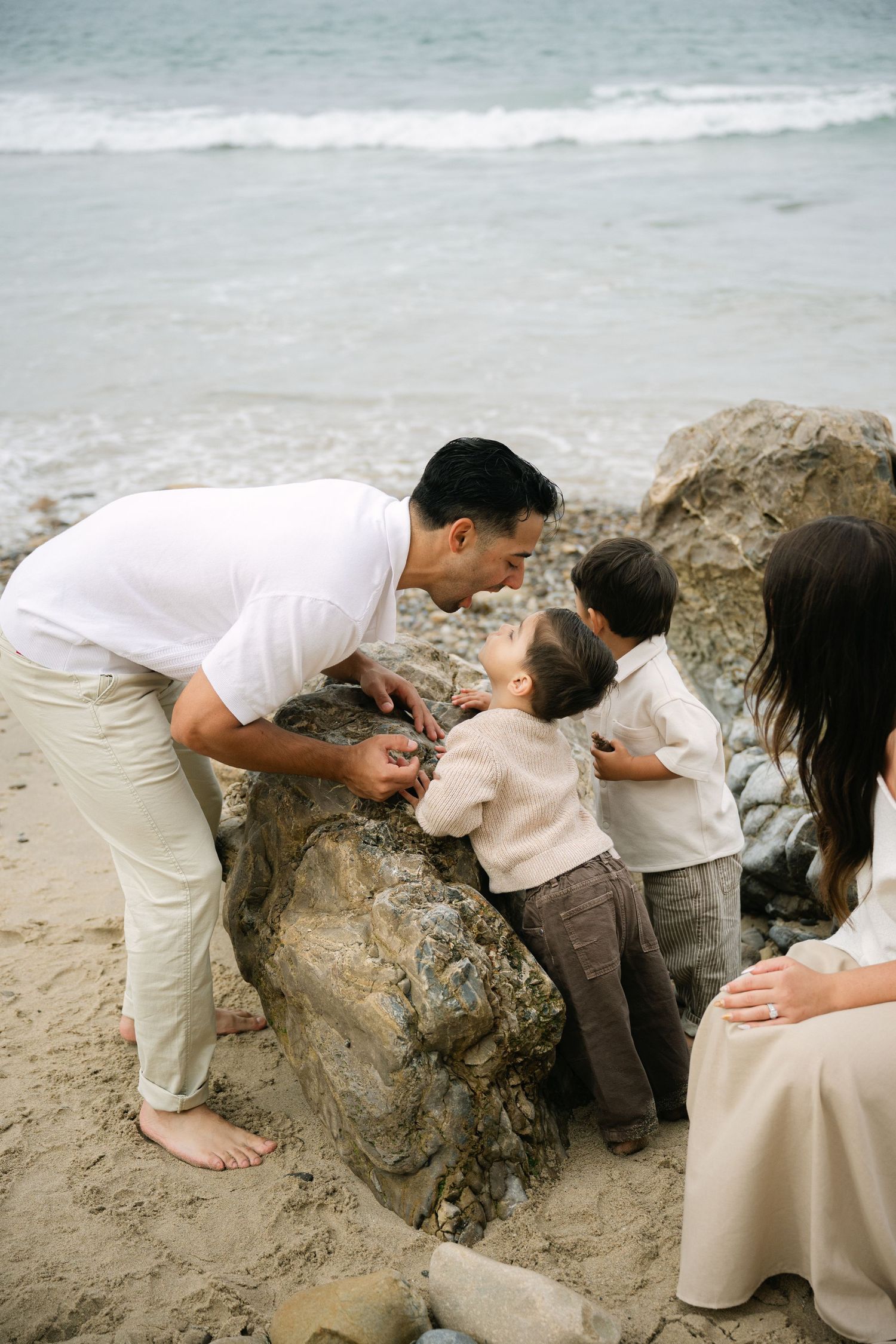 Newport Beach Extended Family Photographer 
Extended Family Photos at Little Corona Del Mar Beach