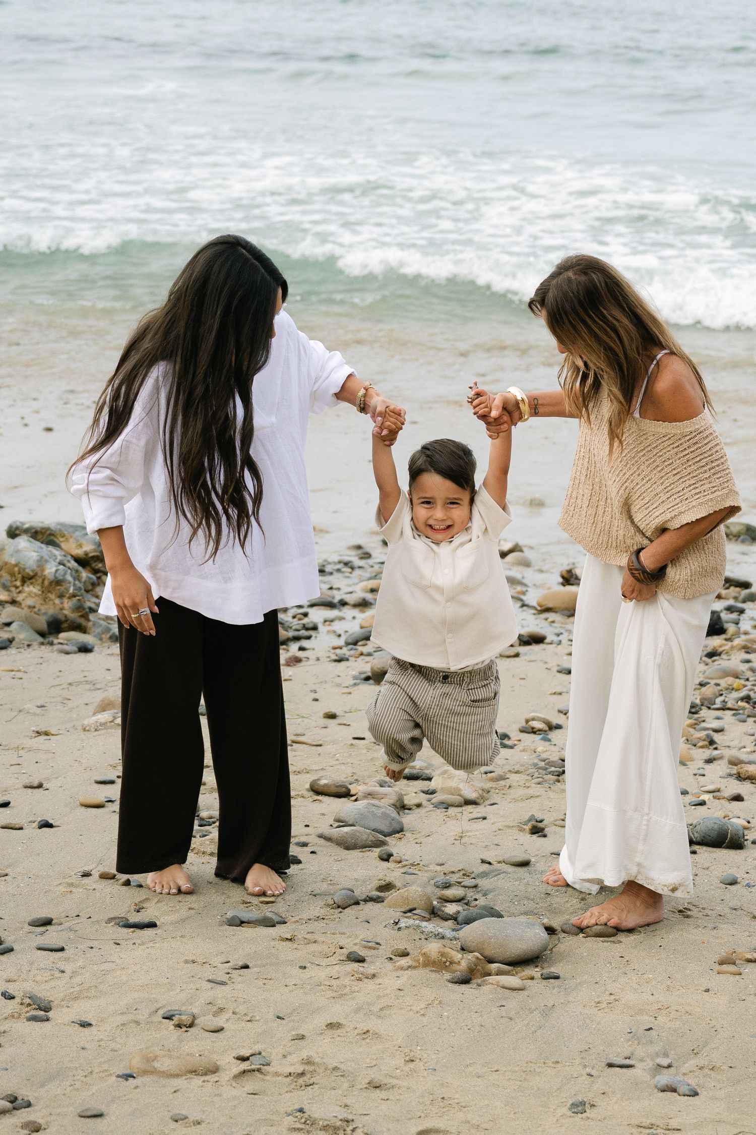 Newport Beach Extended Family Photographer 
Extended Family Photos at Little Corona Del Mar Beach