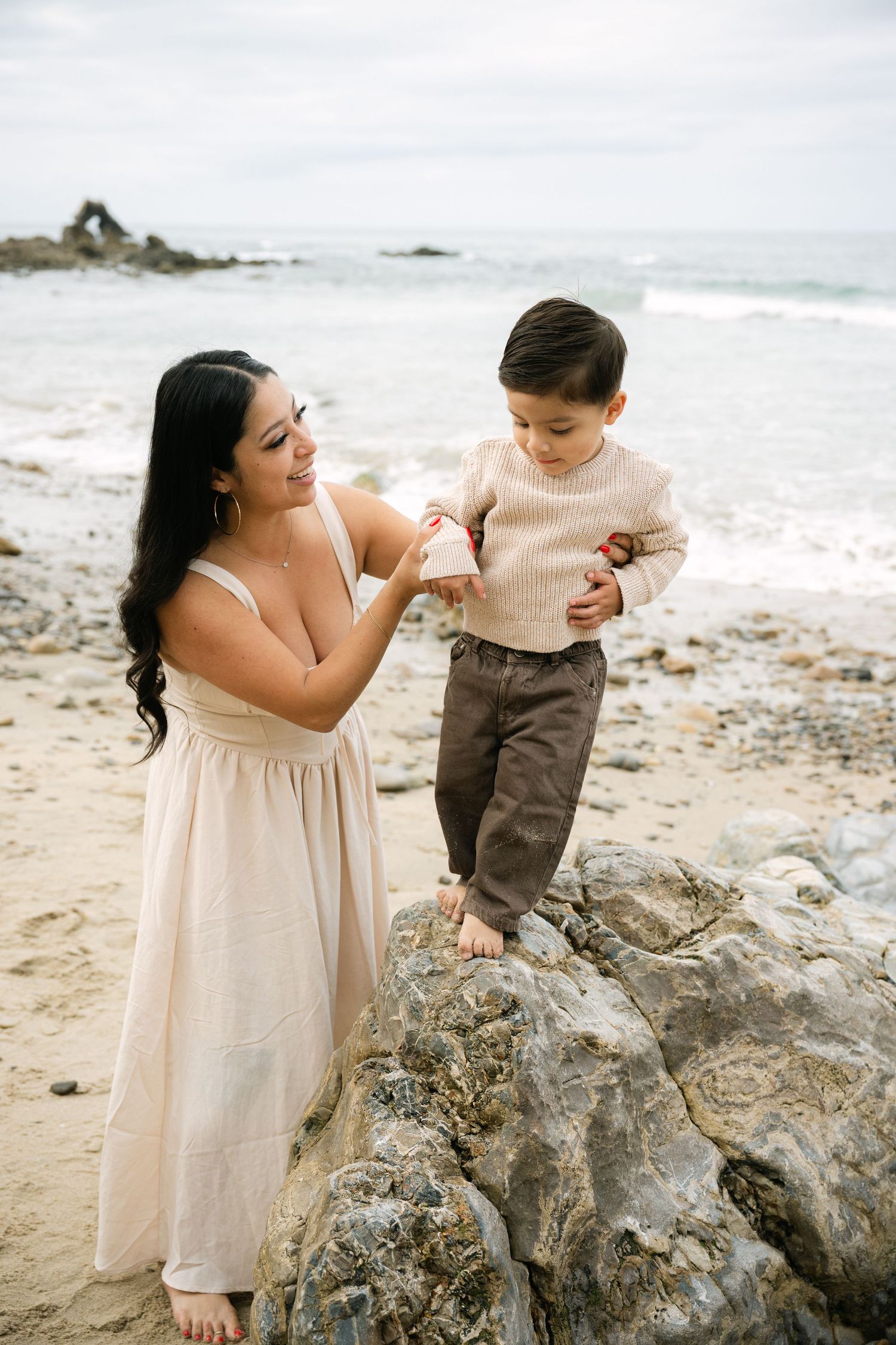 Newport Beach Extended Family Photographer 
Extended Family Photos at Little Corona Del Mar Beach