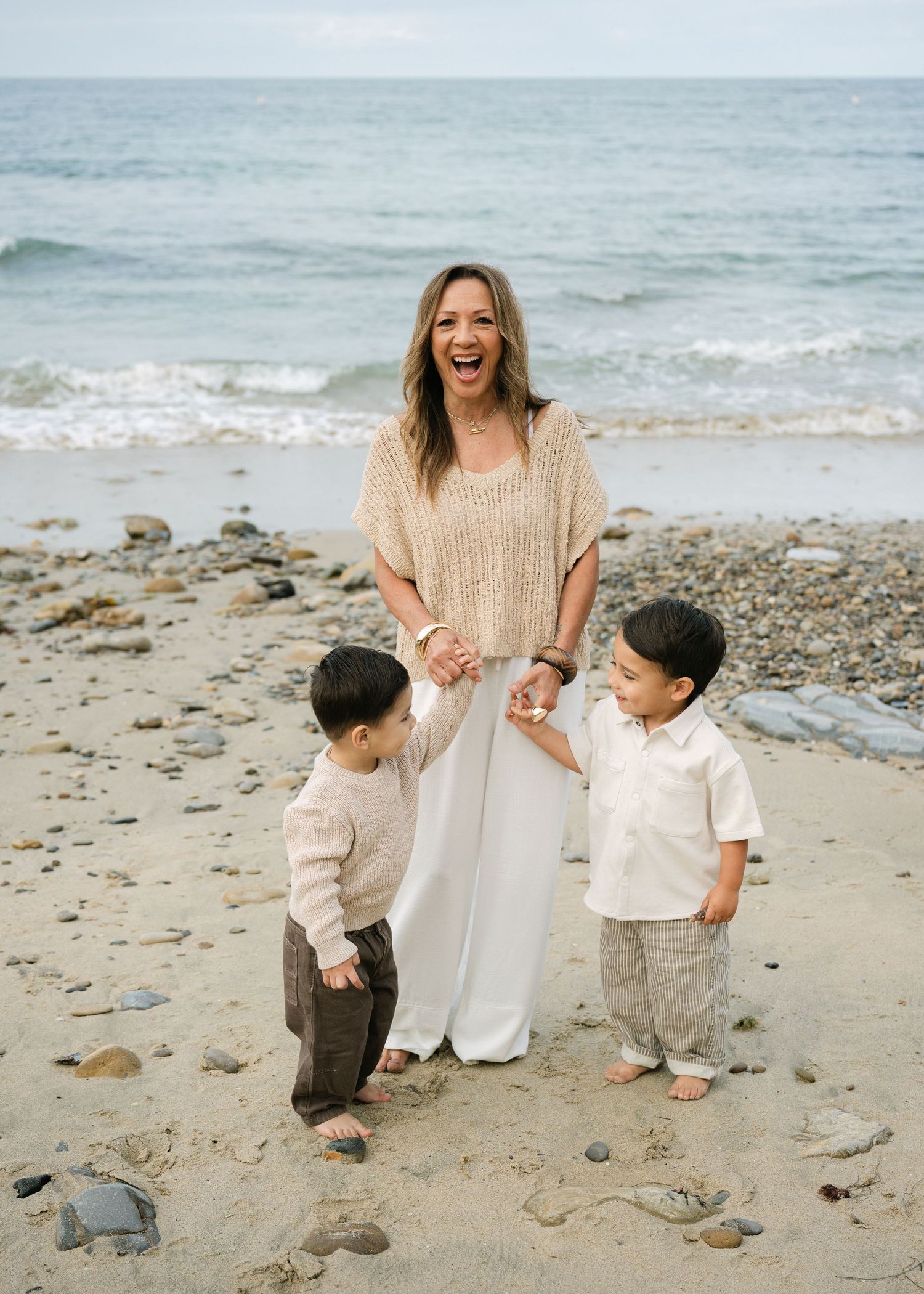Newport Beach Extended Family Photographer 
Extended Family Photos at Little Corona Del Mar Beach
