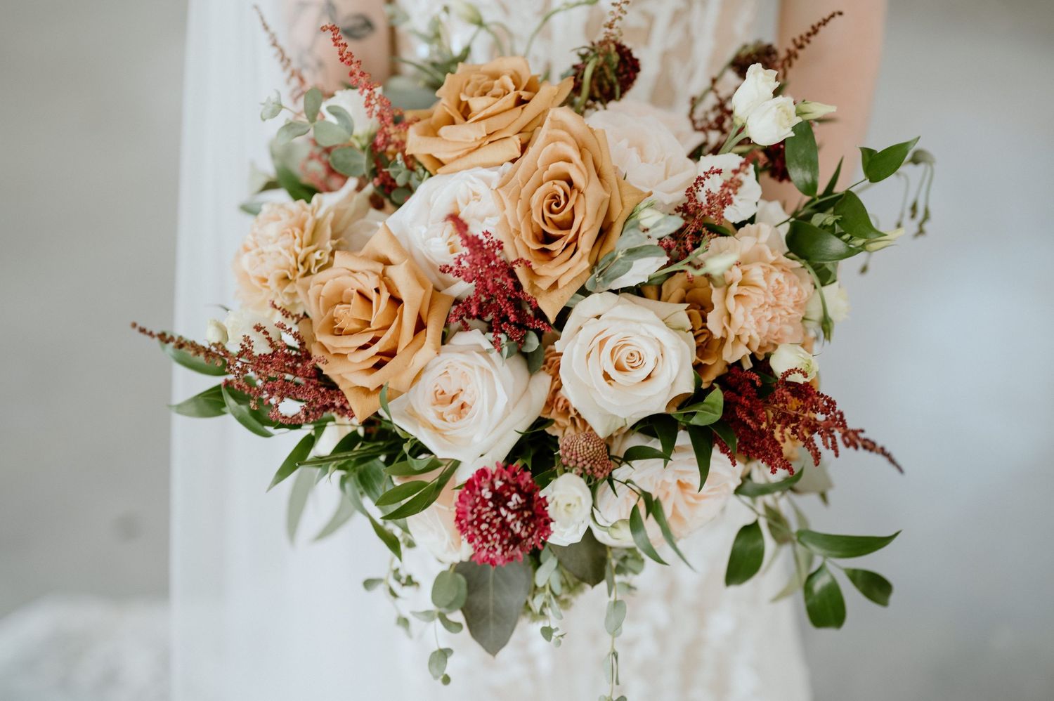 Cold Saturday Farm Wedding Carroll County Maryland Photographer Summer Finksburg bouquet