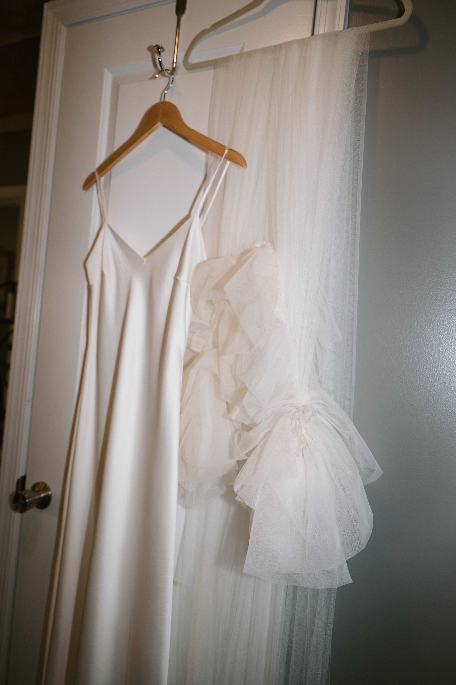 brides wedding dress and veil