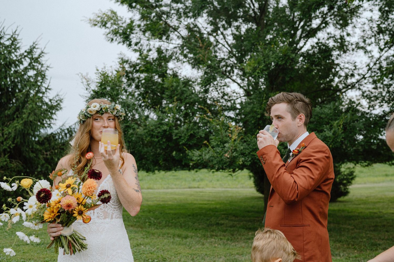 backyard wedding maryland documentary wedding photographer