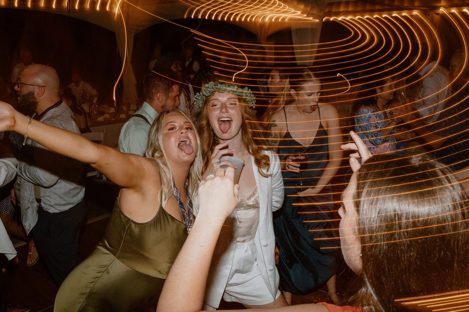 how to shutter drag wedding reception lighting dragging the shutter long exposure photography wedding photography