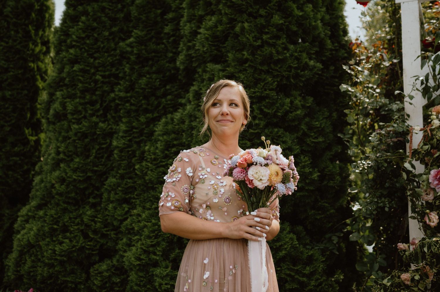 bridesmaid in lace dress at wedding ceremony antrim 1844 maryland wedding photographer