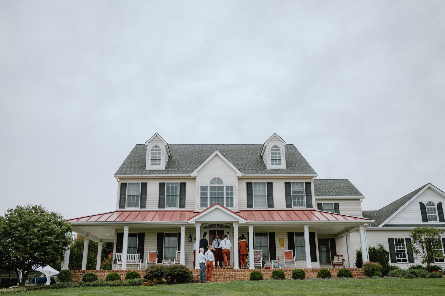 House backyard wedding maryland documentary wedding photographer