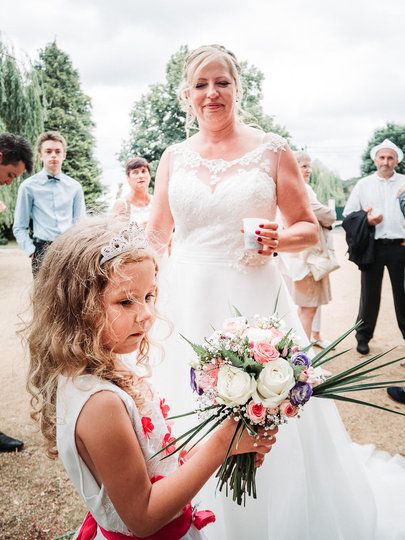 Reportage photo de mariage civil près de Chantilly – Forfait essentiel de 2 heures pour des images professionnelles et intemporelles.