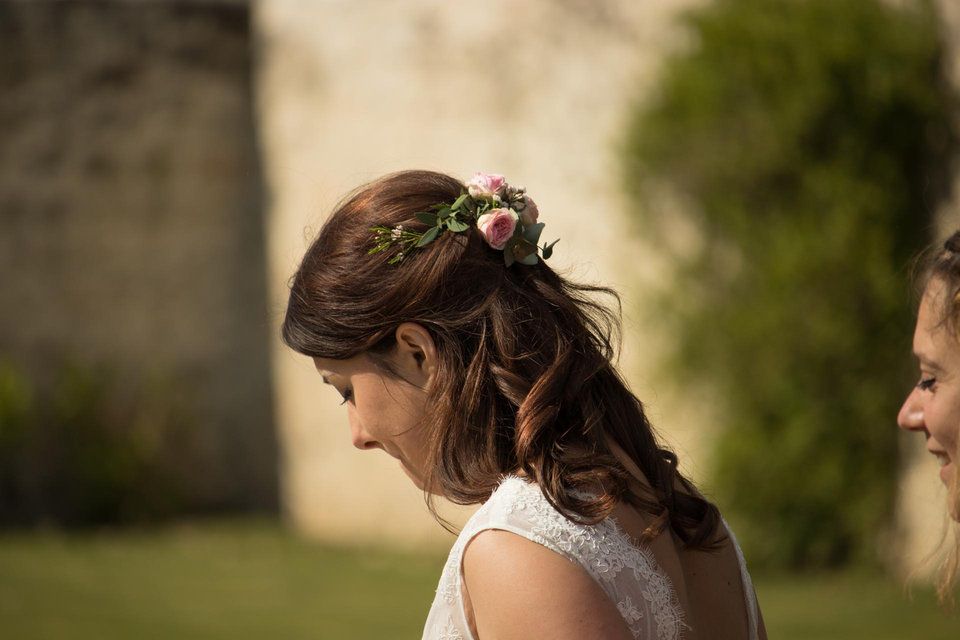 Photographe de mariage à Creil : capture d'un instant complice et authentique entre les mariés en plein cœur de l'Oise