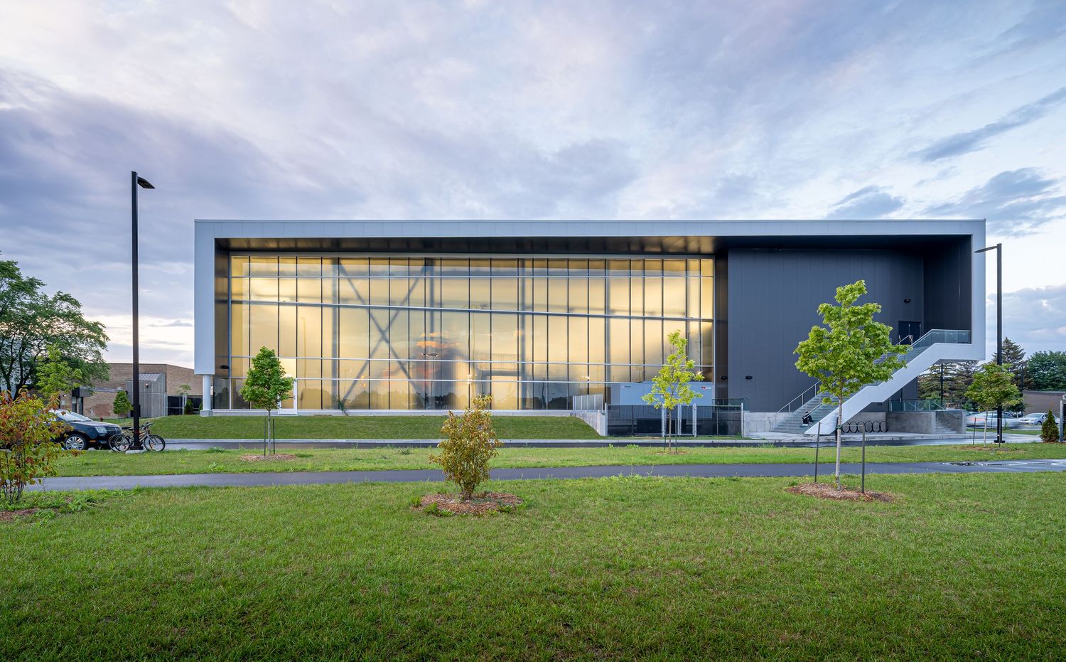 Complexe aquatique de Brossard. Prisme architecture