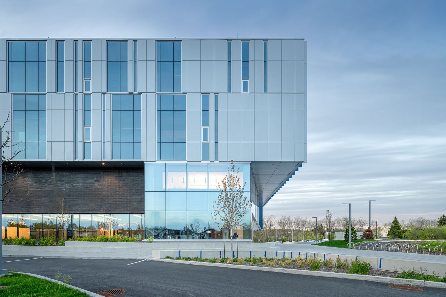 École secondaire Caroline-Dawson. LaSalle. Prisme architecture