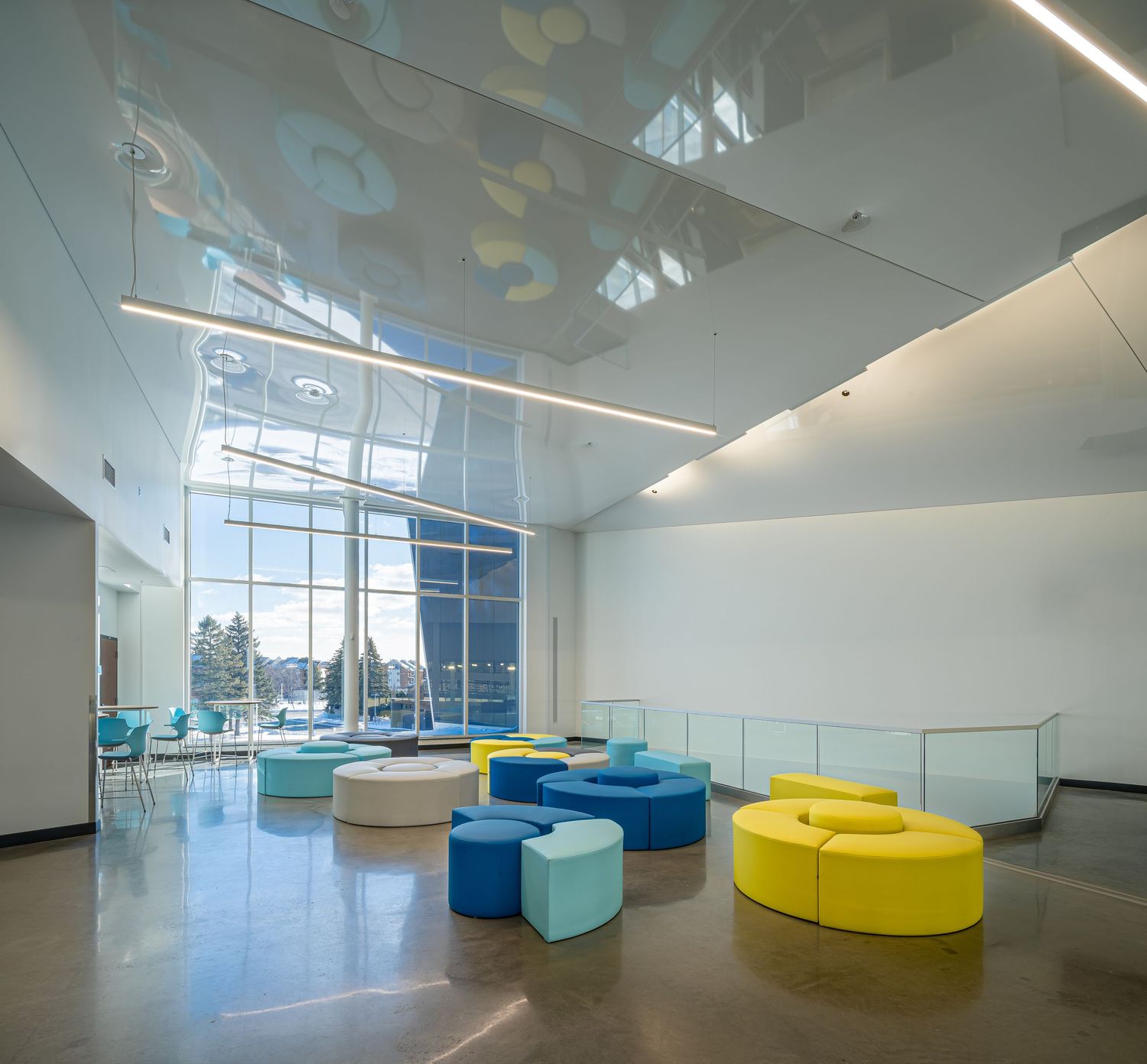 Complexe aquatique de Brossard. Prisme architecture