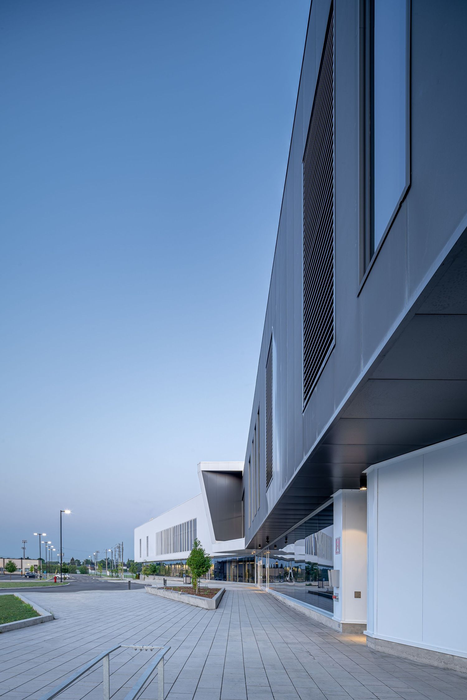 Complexe aquatique de Brossard. Prisme architecture