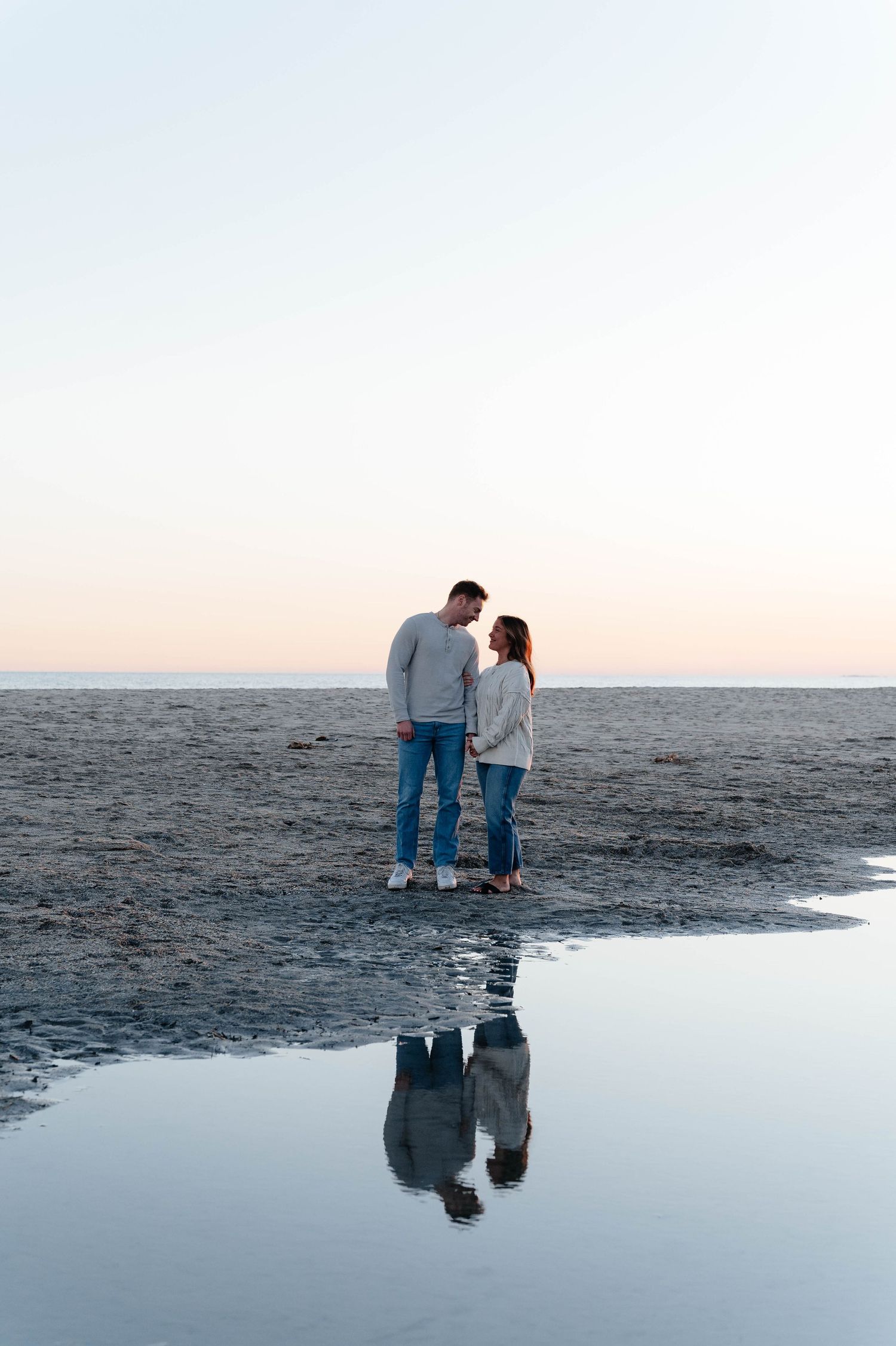 Based in Columbia, South Carolina, (and throughout the United States) Grace Ross Photography specializes in weddings, engagements, and senio
