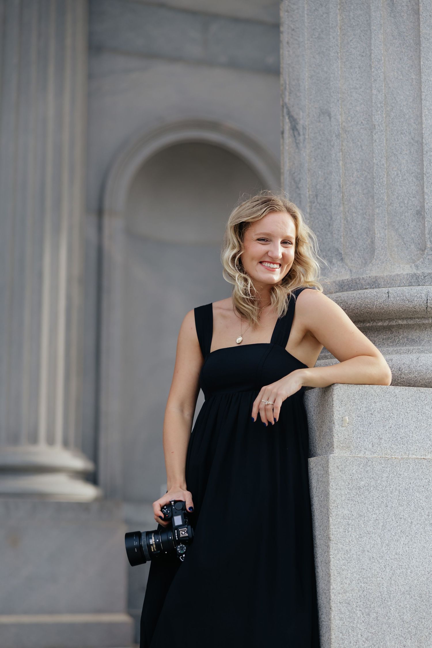 Based in Columbia, South Carolina, (and throughout the United States) Grace Ross Photography specializes in weddings, engagements, and senio