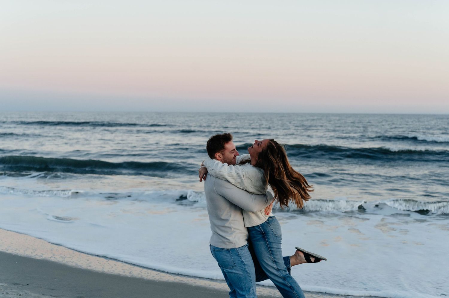 Based in Columbia, South Carolina, (and throughout the United States) Grace Ross Photography specializes in weddings, engagements, and senio
