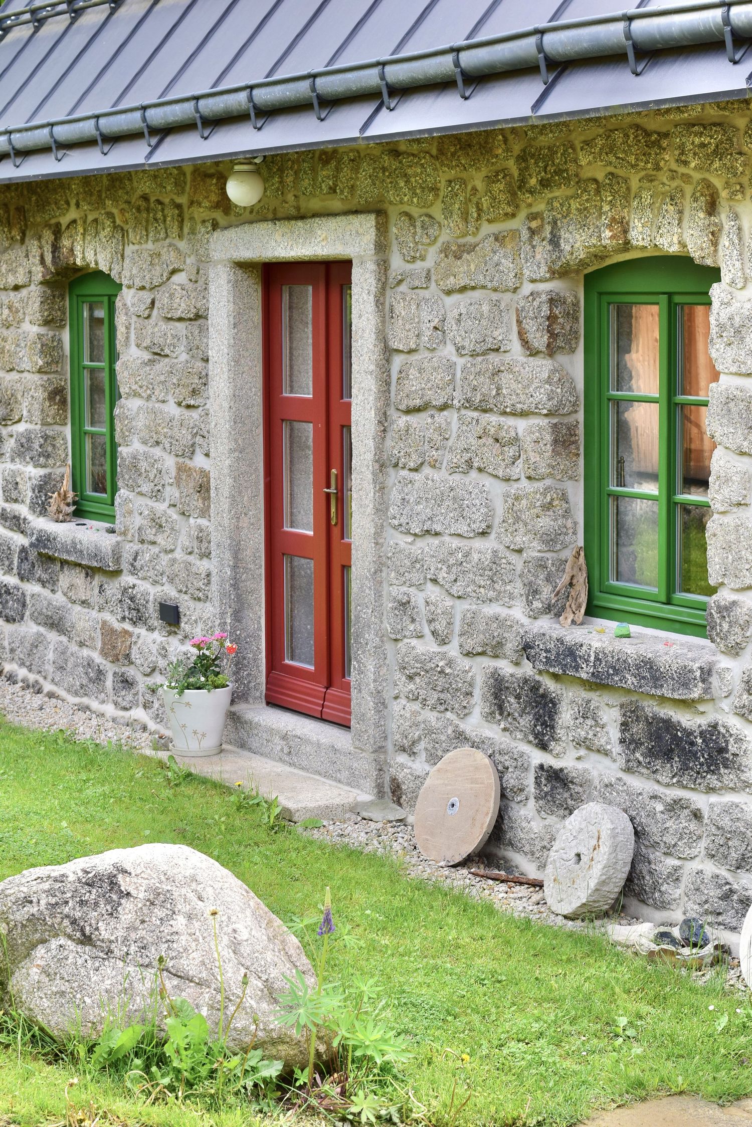 Exteriér Chaty Jedlový potok v Jizerských horách. Focení architektury ubytování.