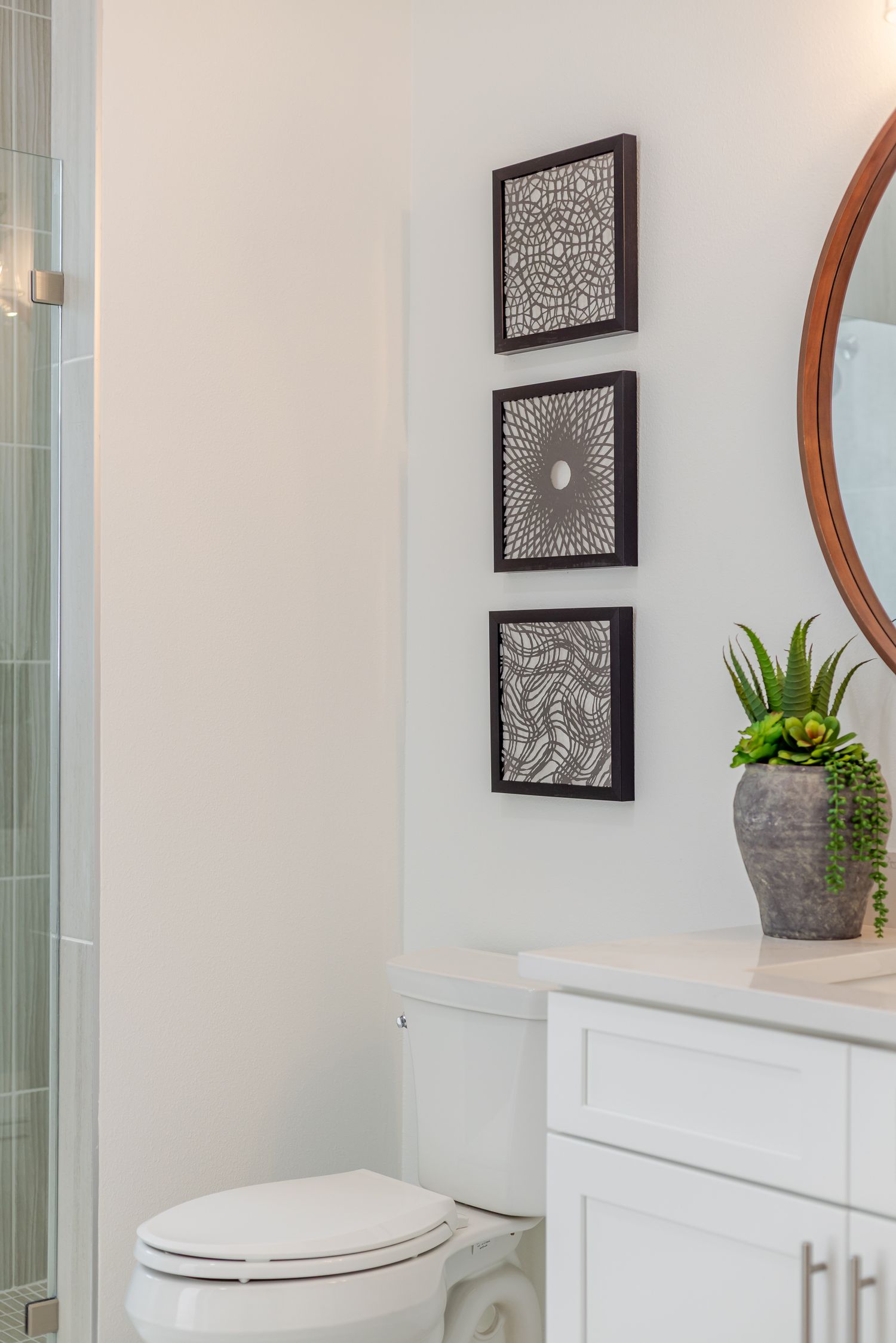 Clean bathroom real estate photography St Petersburg