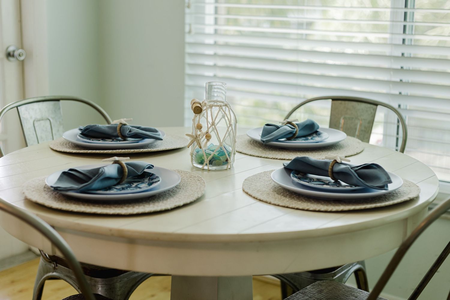 Dining room real estate photography by Sunlit Space