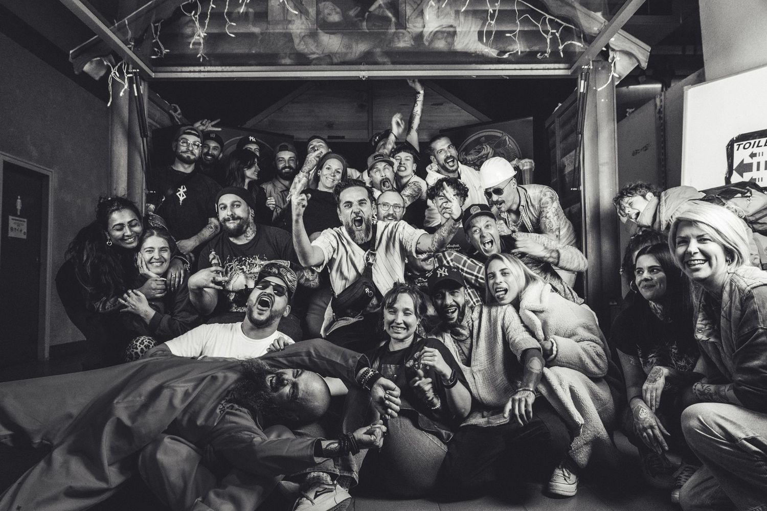 Photo des tatoueurs lors d'une convention de tatouage