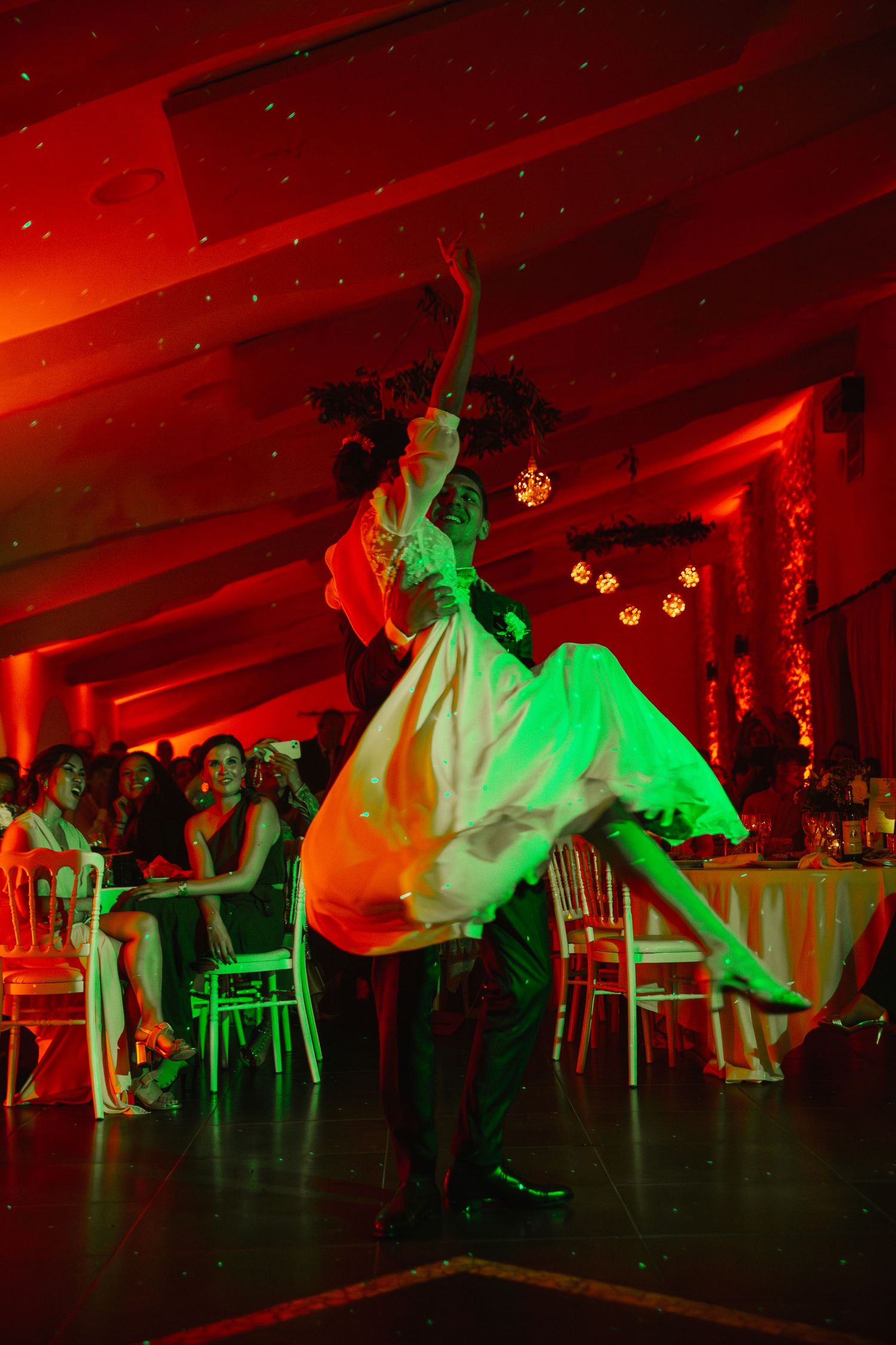 Photo de couple marié lors de la première danse