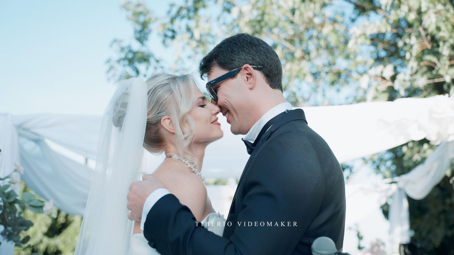 Wedding film realizzato da Tiberio, videomaker di matrimoni a Roma, con uno stile reportage ed emozionale.