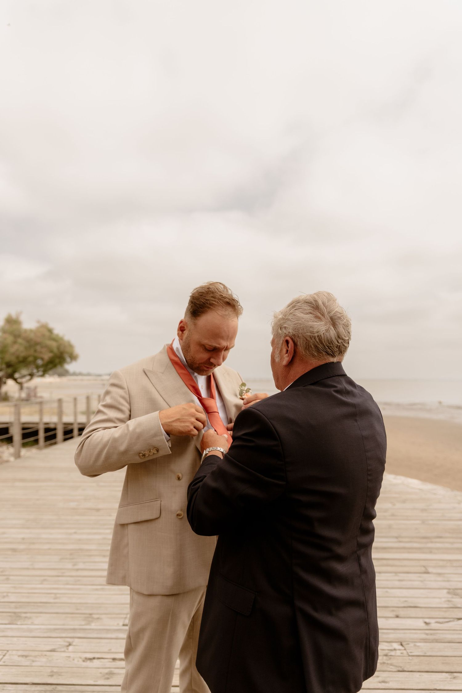 photographe Bassin Arcachon mariage couple plage Andernos église saint Elois