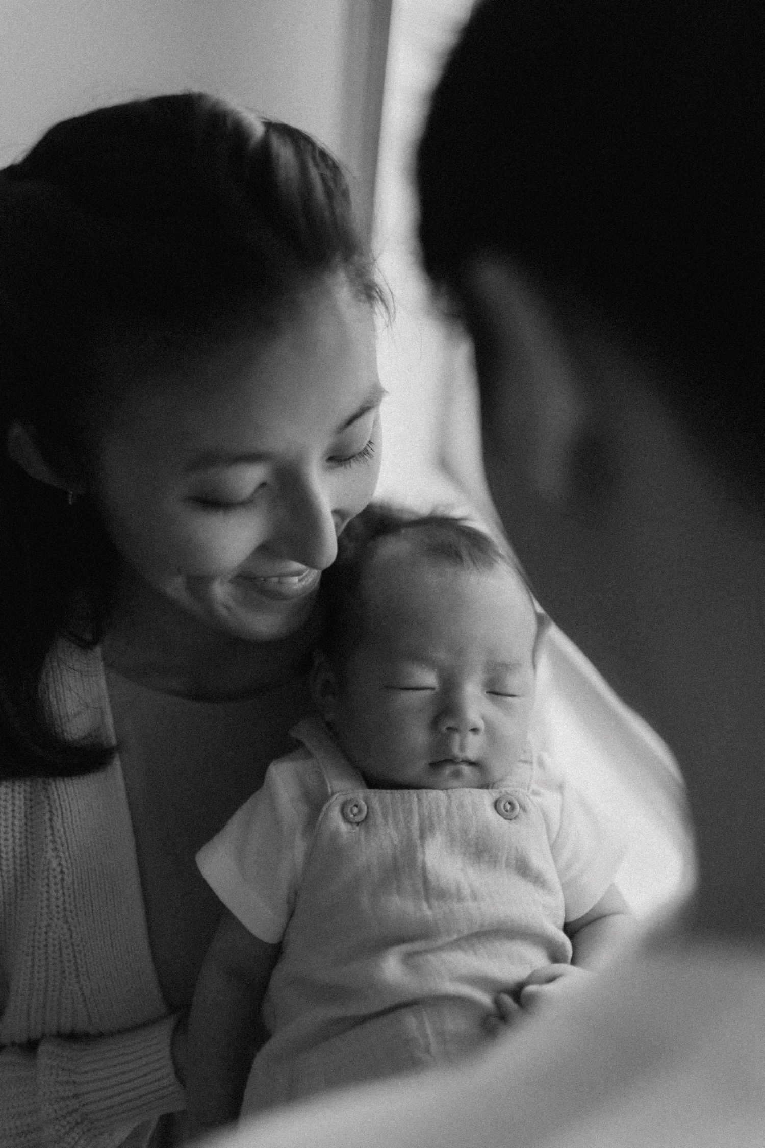 Lifestyle Newborn photographer near me, lifestyle newborn photographer brantford ,newborn photographer paris ontario, cambridge photographer