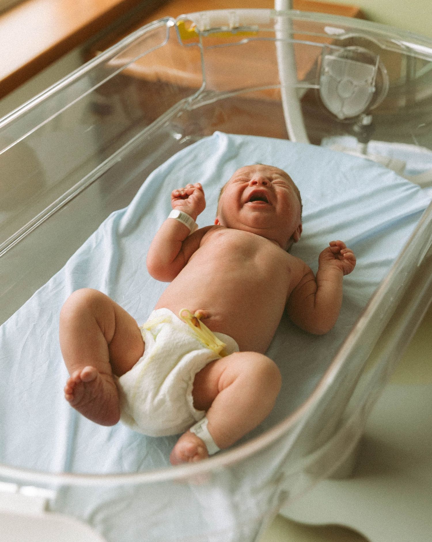 Woodstock Ontario Fresh 48 photographer capturing newborn and mother bonding in hospital after birth, Fresh 48 London, Fresh 48 Photographer