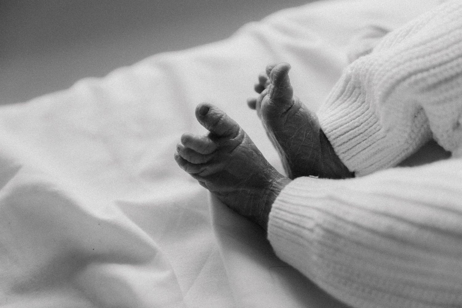 London Ontario Fresh 48 photographer capturing newborn and mother bonding in hospital after birth