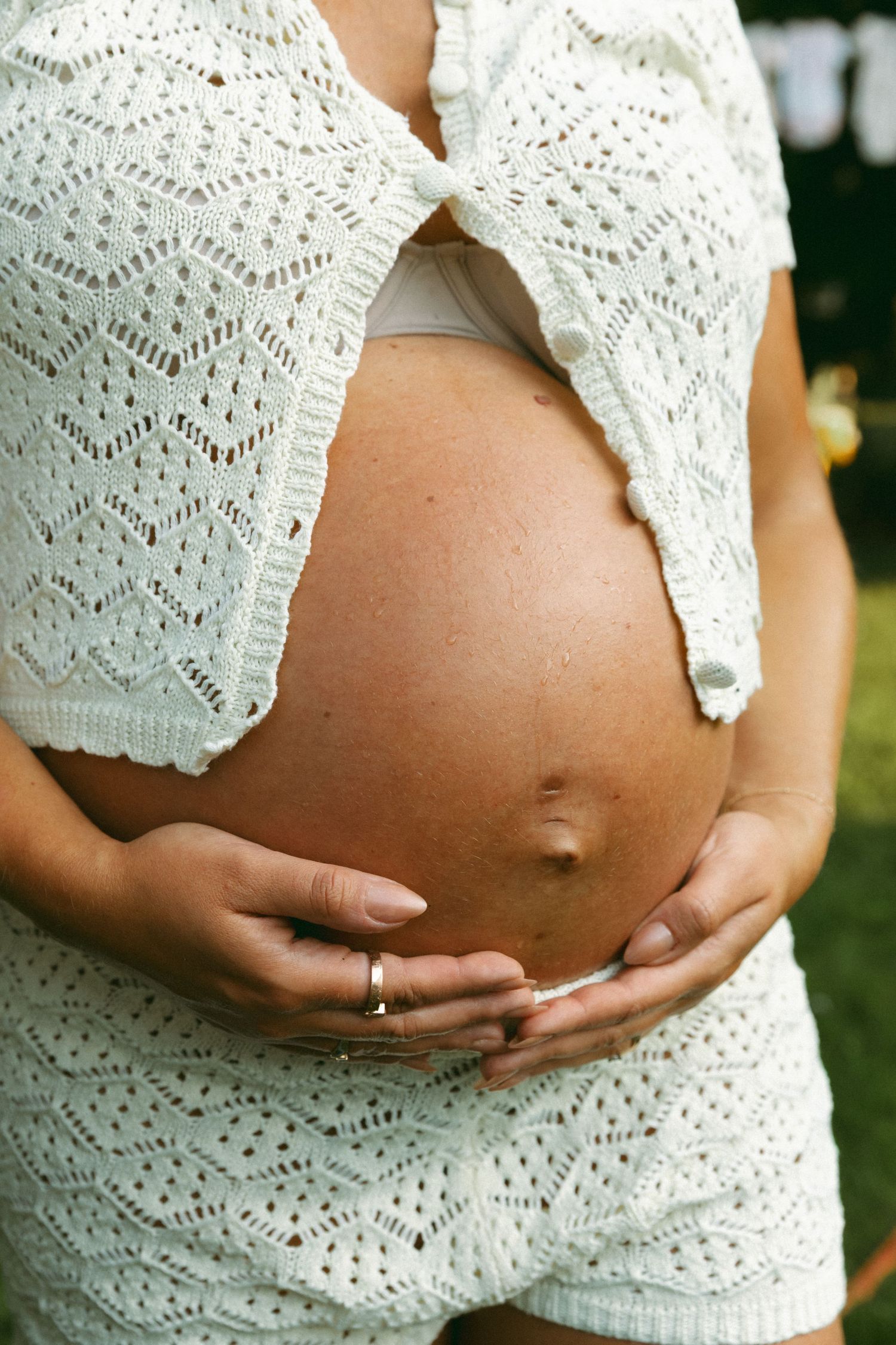 Maternity Photographer Near Me, Maternity photos, Brantford Maternity photographer, Cambridge Maternity Photographer, Brantford Photographer