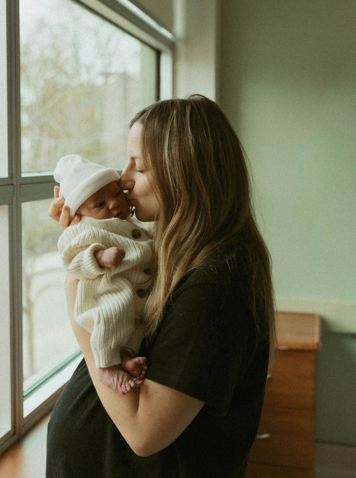 Woodstock Ontario Fresh 48 newborn photography capturing early bonding moments in hospital