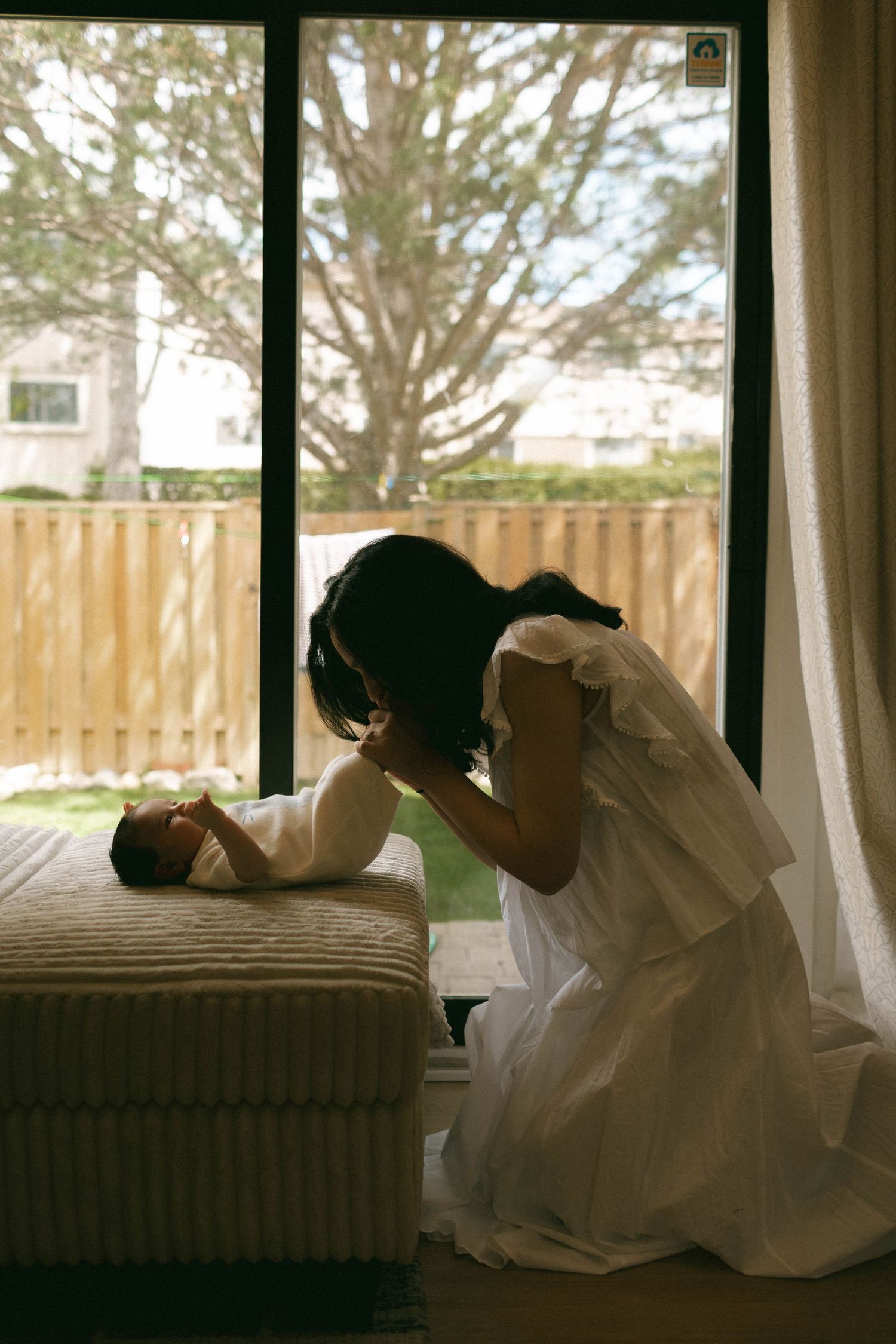 Lifestyle Newborn photographer near me, lifestyle newborn photographer brantford ,newborn photographer paris ontario, cambridge photographer